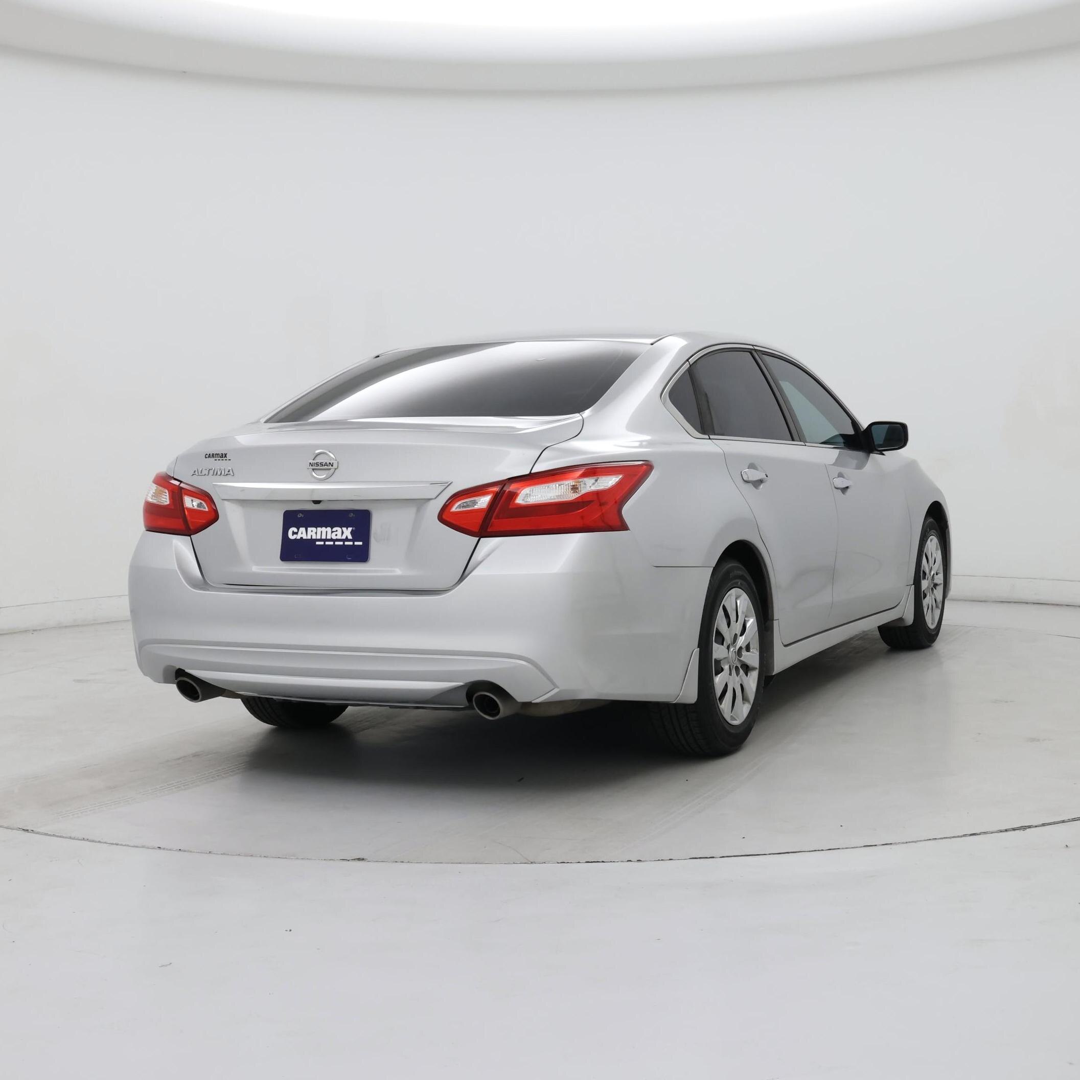 Thumbnail: 2016 Nissan Altima - 8