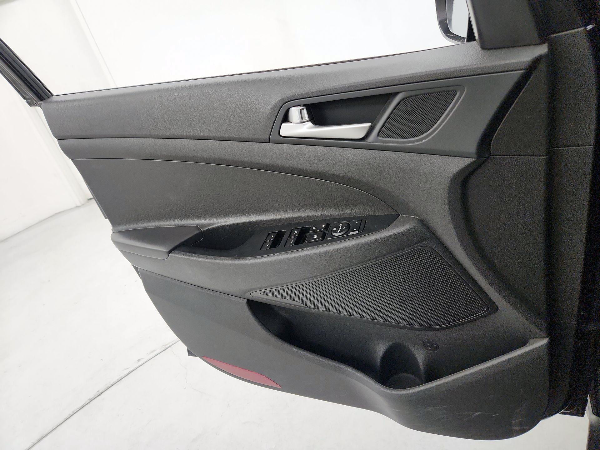 Thumbnail: 2020 Hyundai Tucson - 12