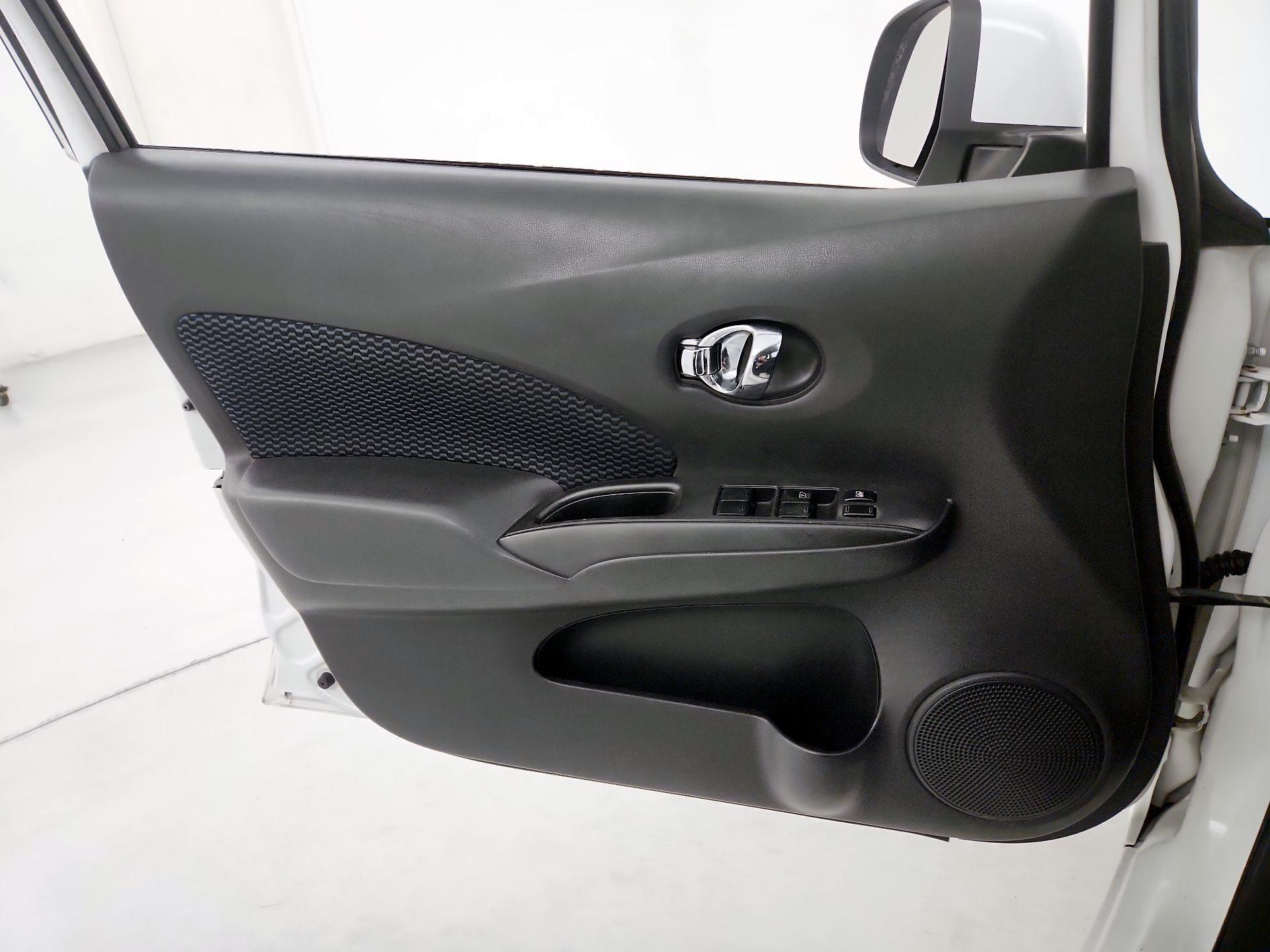 Thumbnail: 2014 Nissan Versa Note - 12