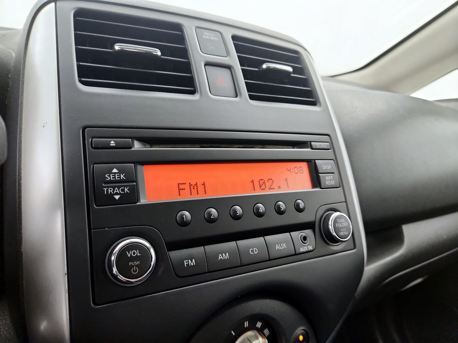 Thumbnail: 2014 Nissan Versa Note - 14