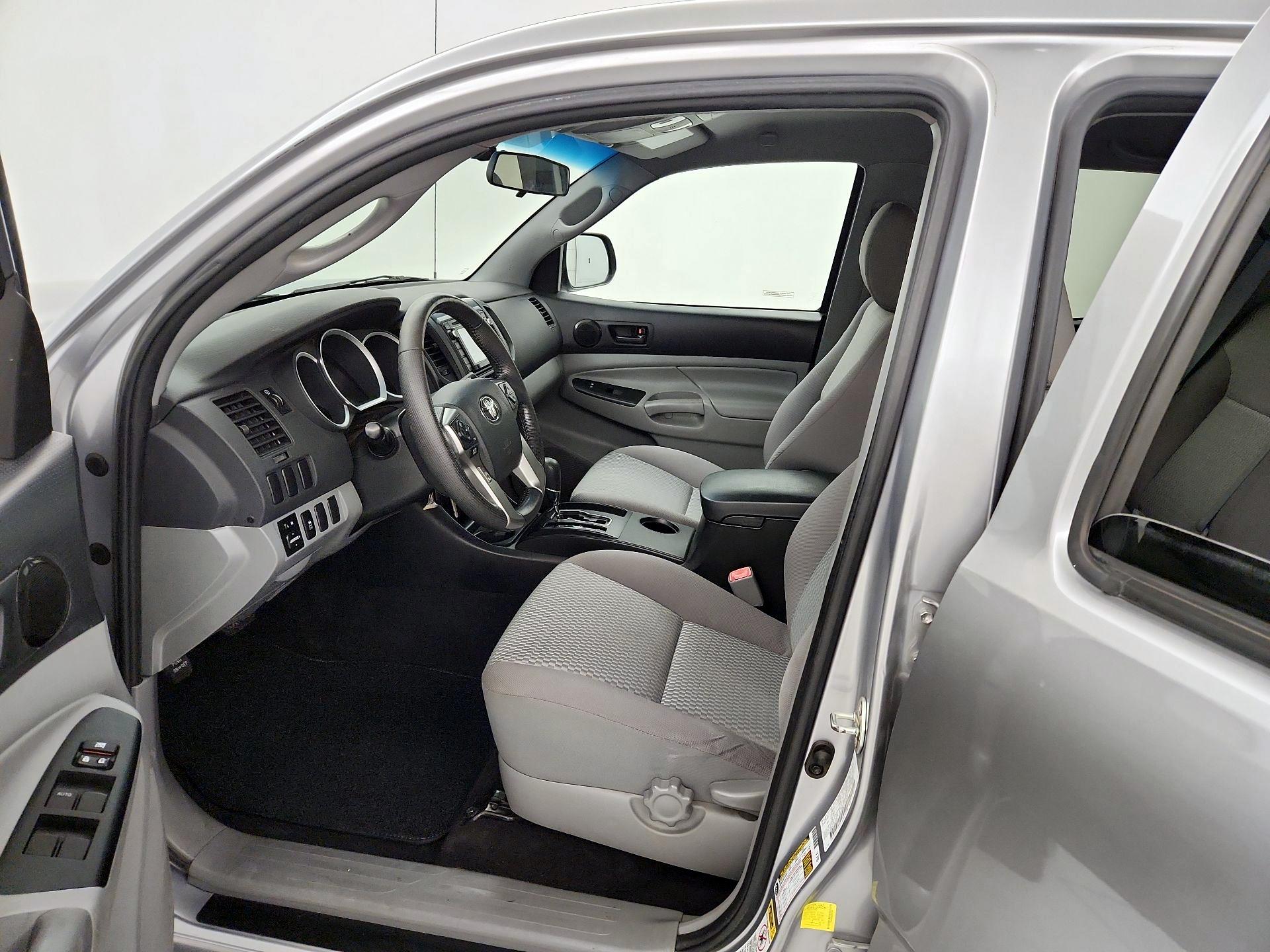 Thumbnail: 2014 Toyota Tacoma - 11