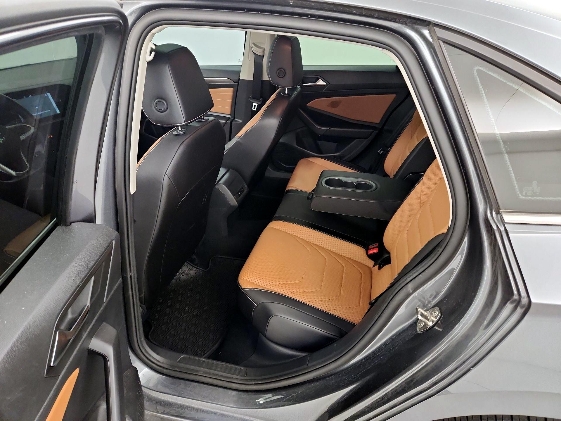 Thumbnail: 2022 Volkswagen Jetta - 20