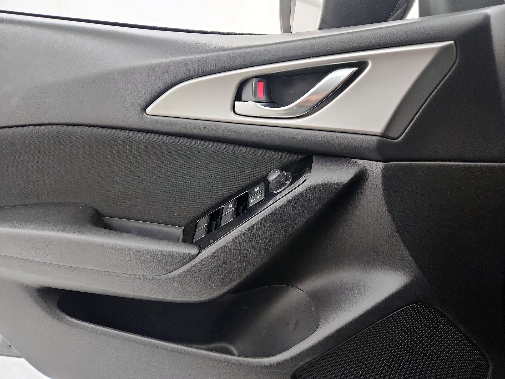 Thumbnail: 2018 Mazda Mazda3 - 12