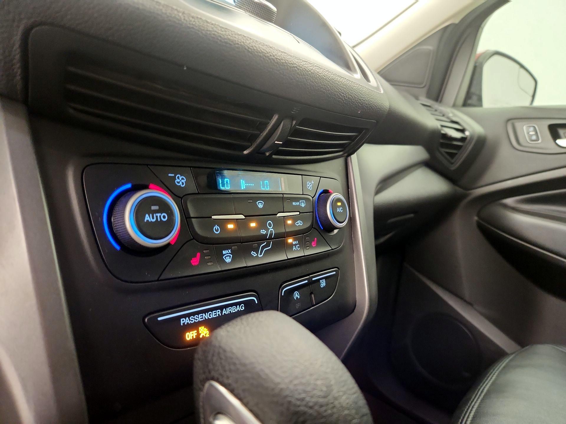 Thumbnail: 2019 Ford Escape - 16