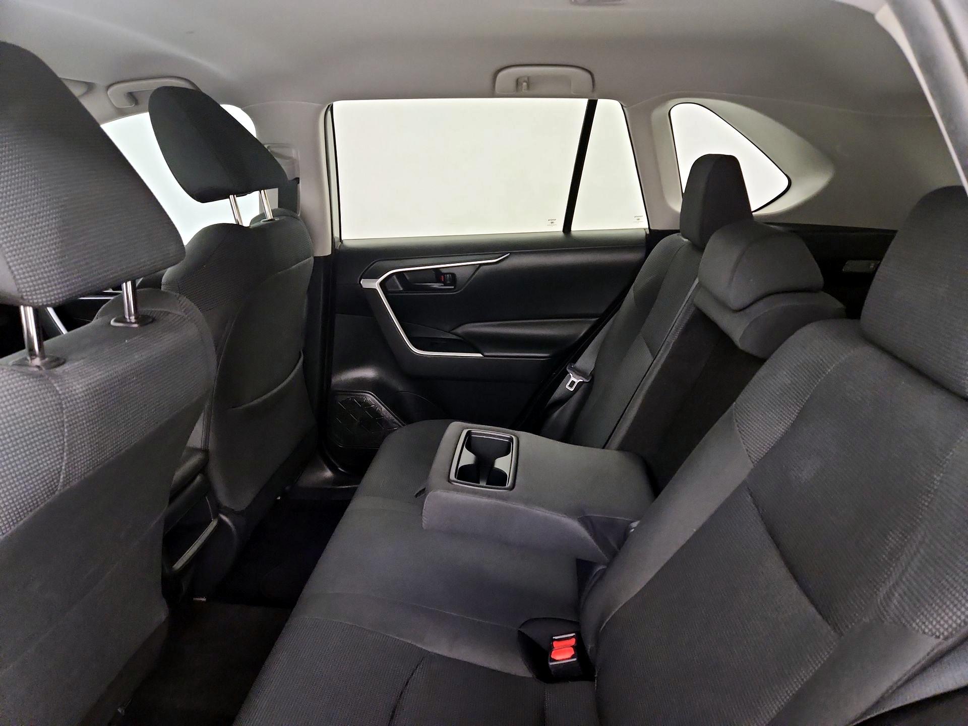 Thumbnail: 2019 Toyota RAV4 - 19