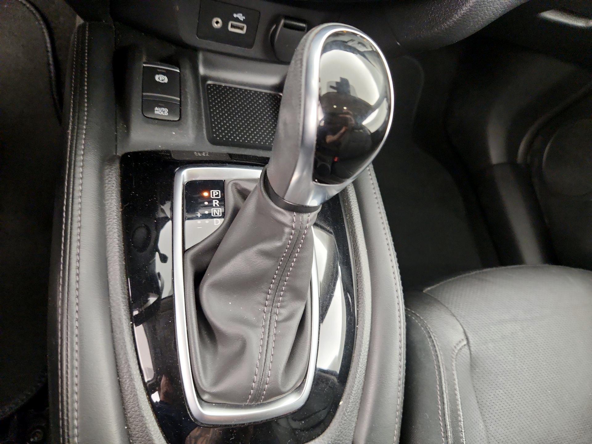 Thumbnail: 2019 Nissan Rogue - 18