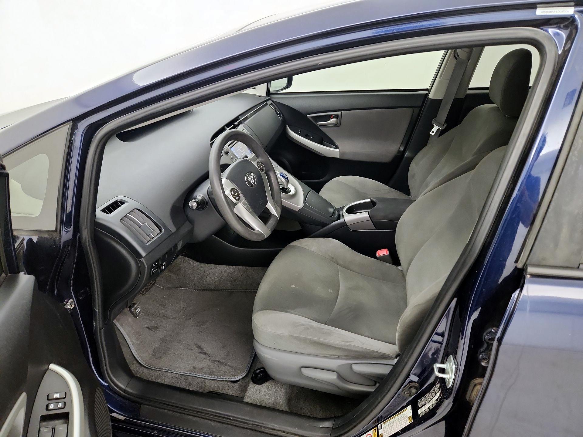 Thumbnail: 2013 Toyota Prius - 11
