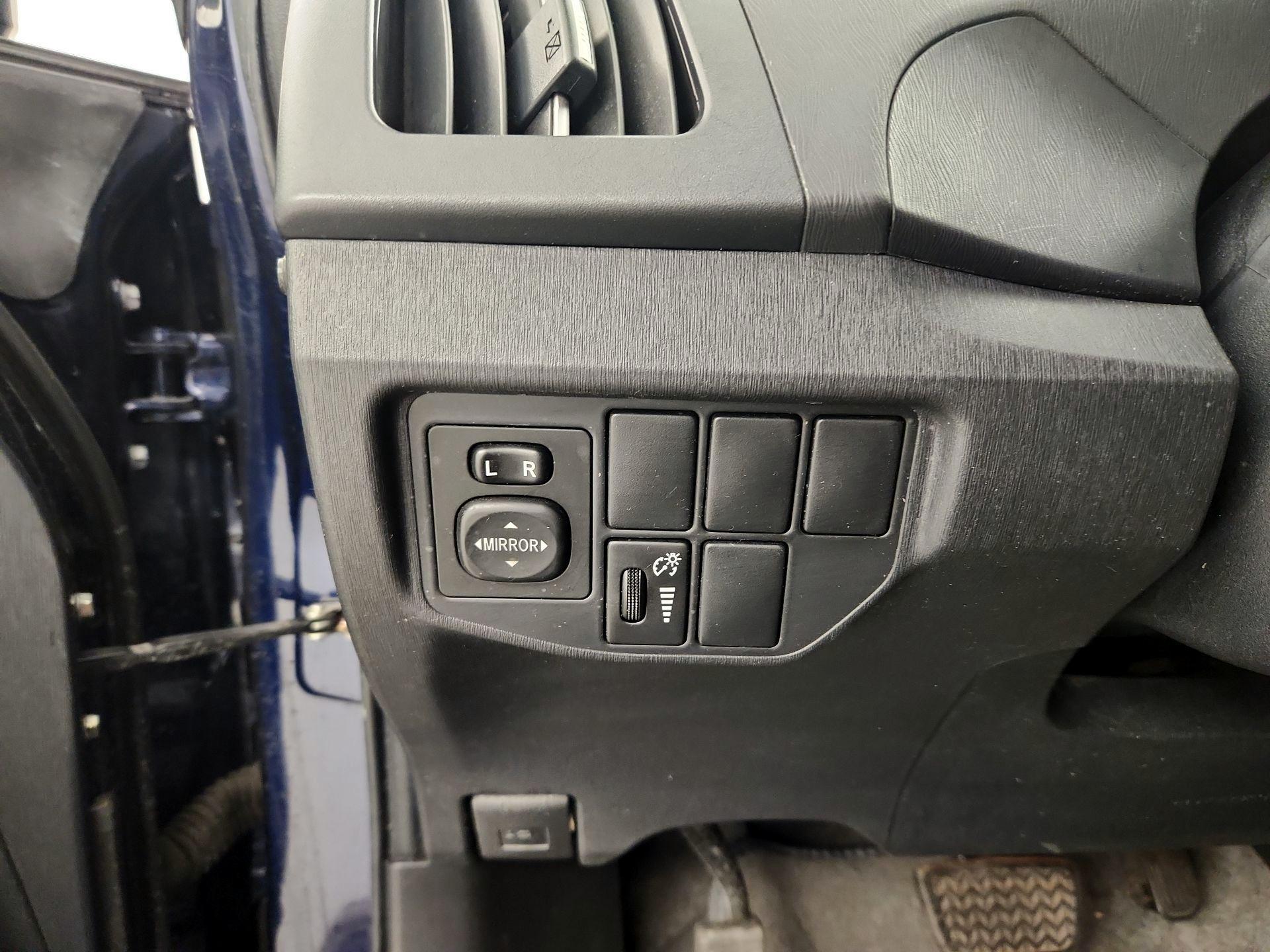Thumbnail: 2013 Toyota Prius - 13