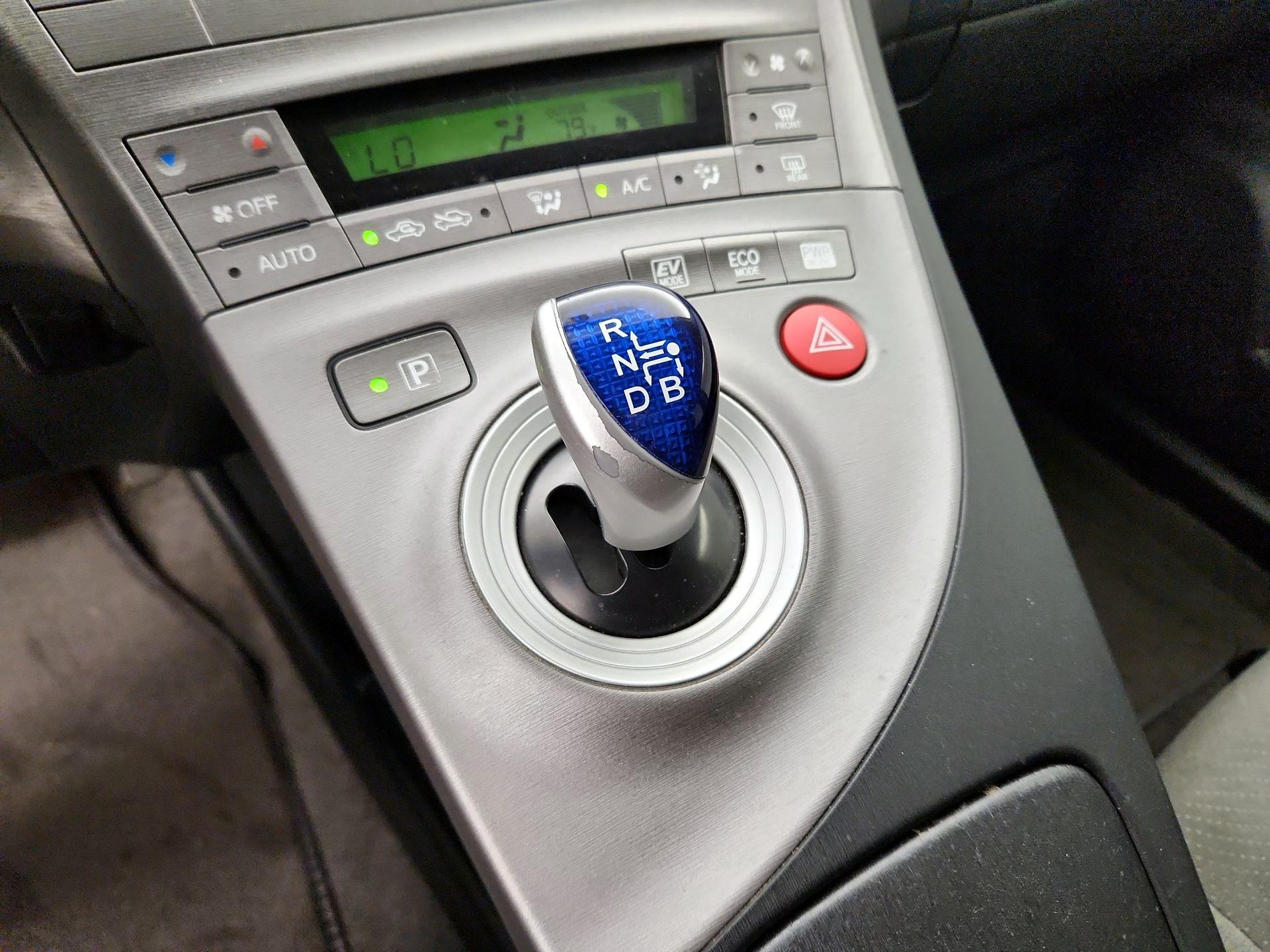 Thumbnail: 2013 Toyota Prius - 17