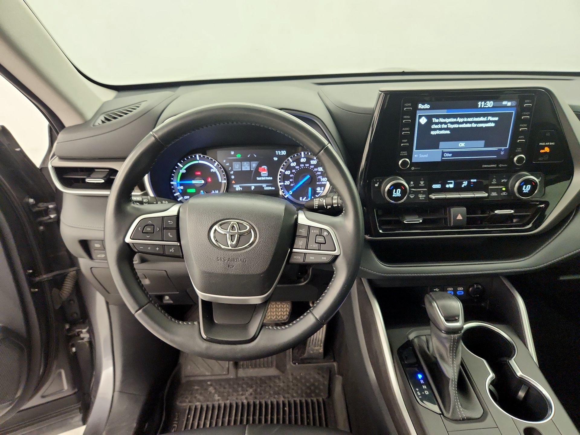 Thumbnail: 2022 Toyota Highlander - 10