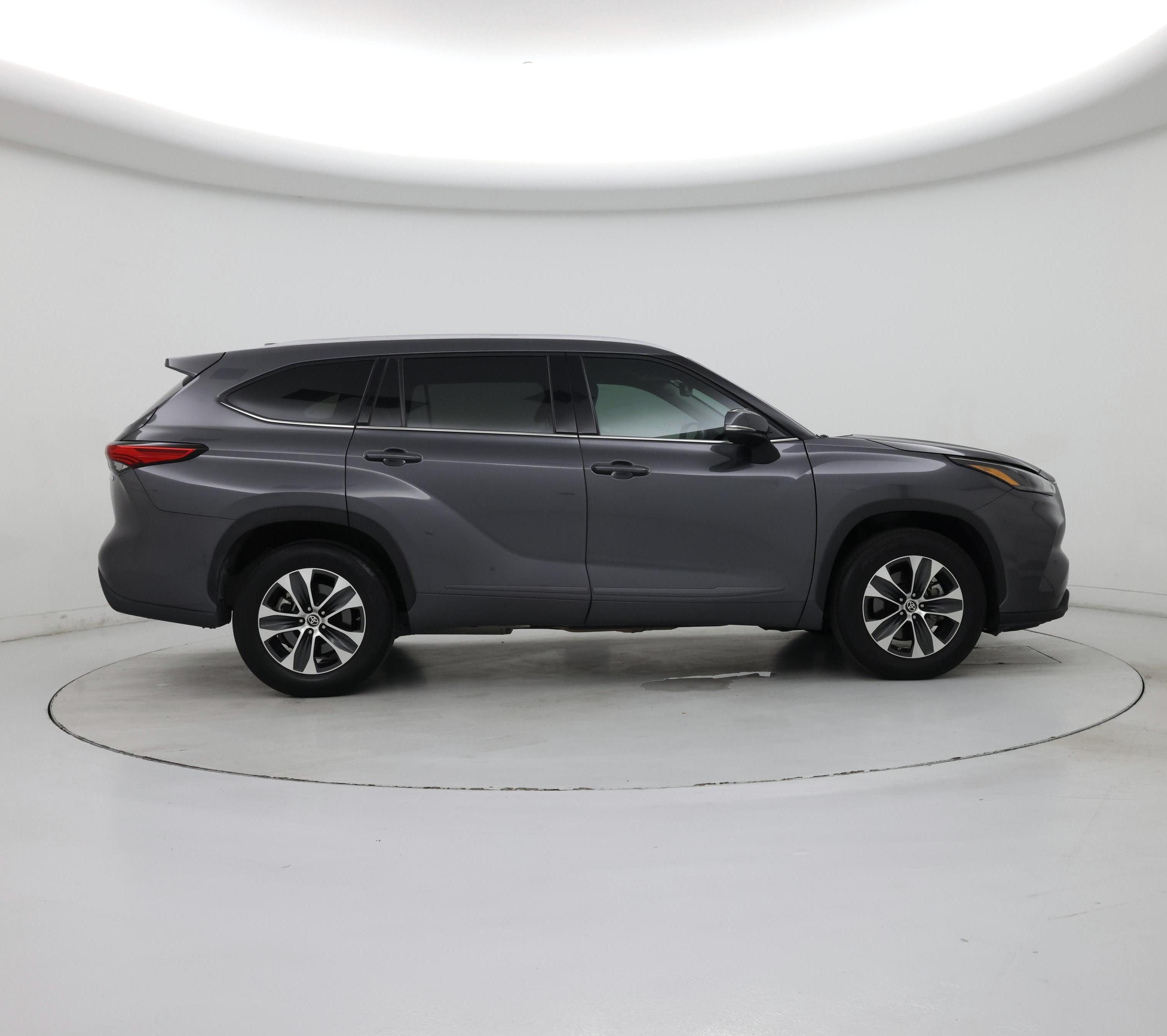 Thumbnail: 2022 Toyota Highlander - 7
