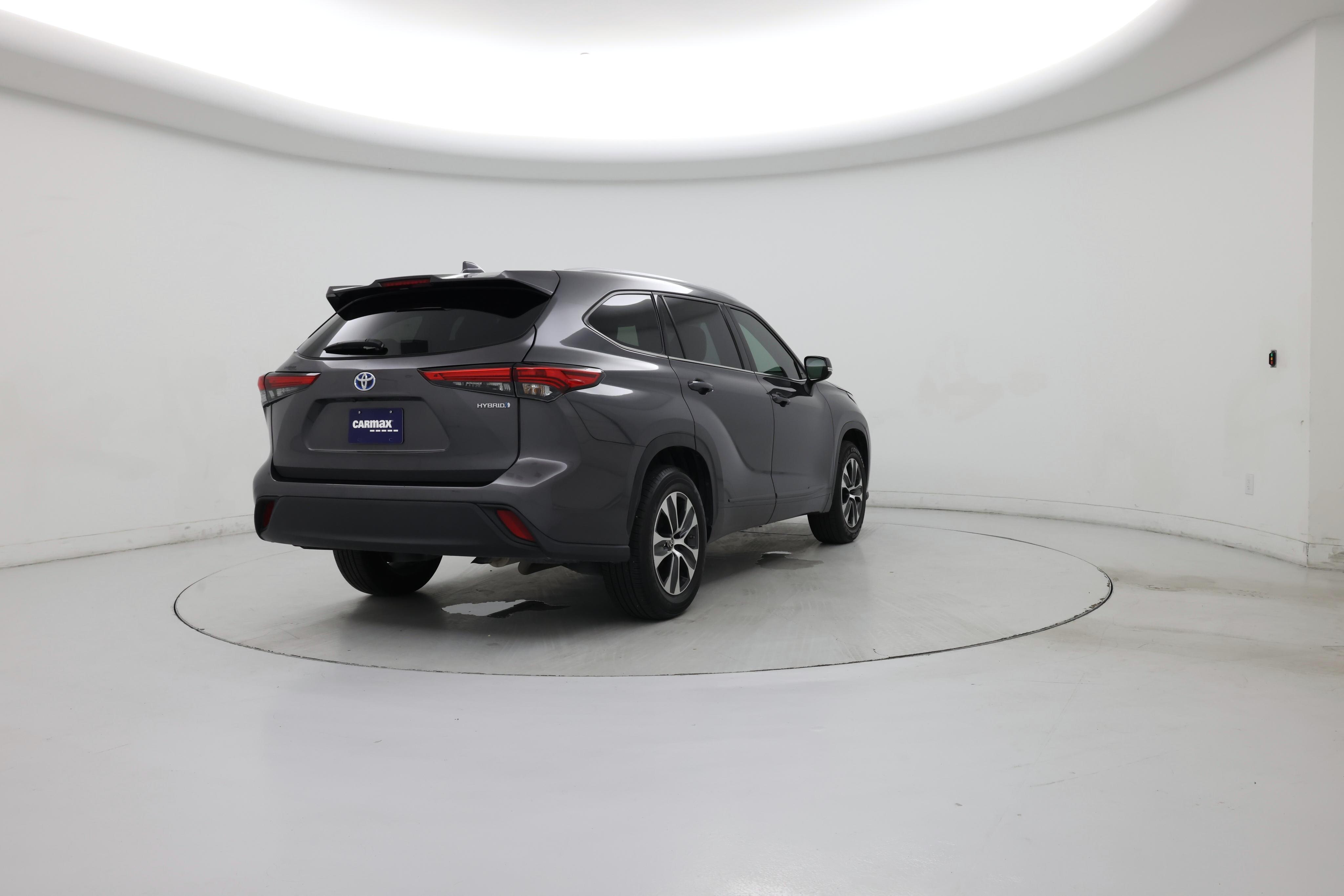 Thumbnail: 2022 Toyota Highlander - 8
