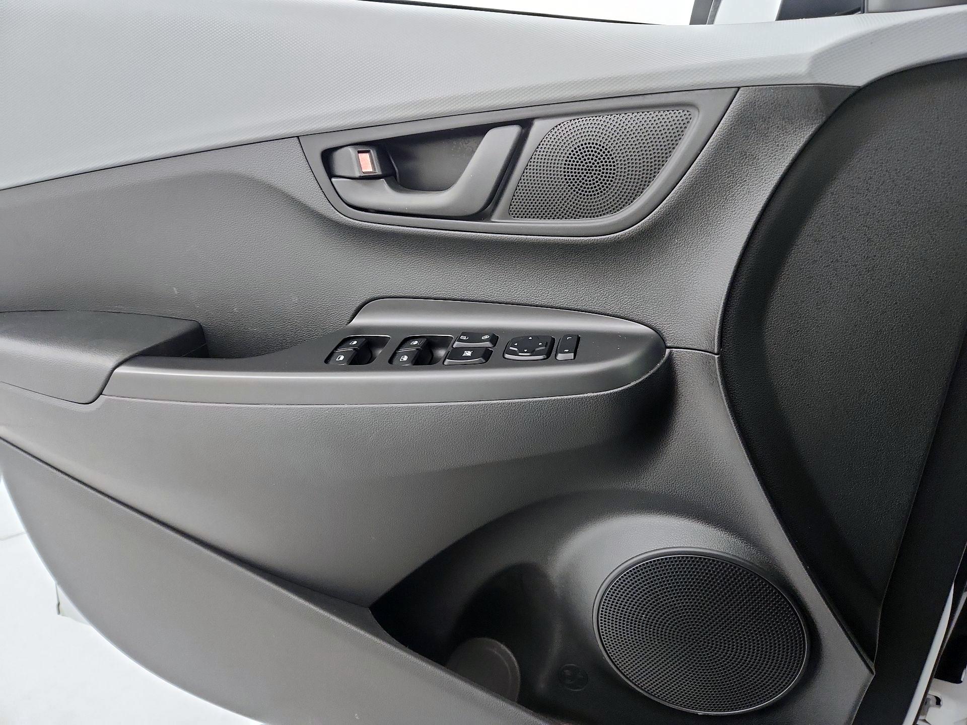 Thumbnail: 2018 Hyundai Kona - 12