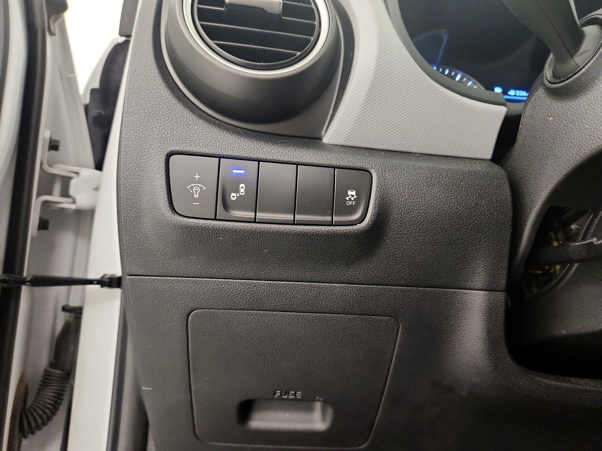 Thumbnail: 2018 Hyundai Kona - 13
