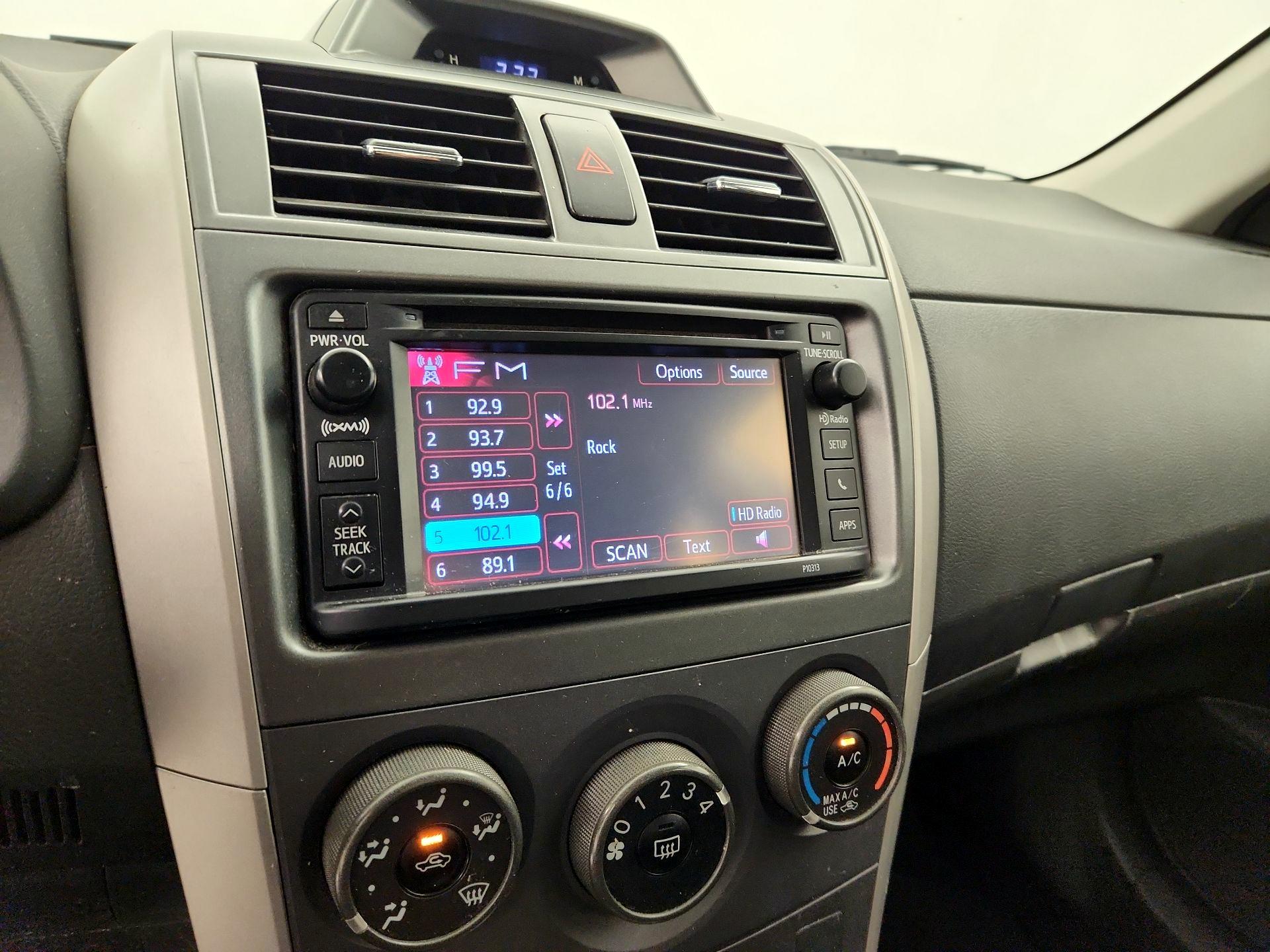 Thumbnail: 2013 Toyota Corolla - 13