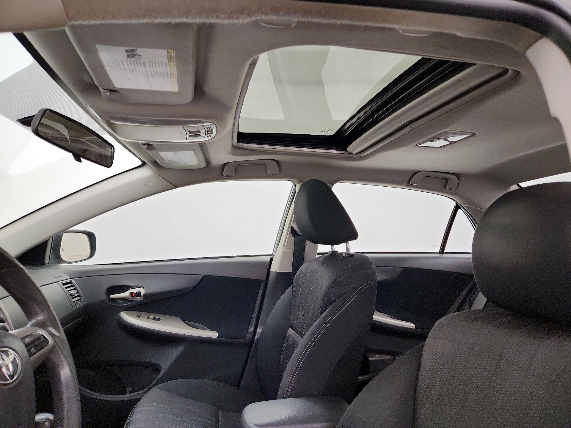 Thumbnail: 2013 Toyota Corolla - 17