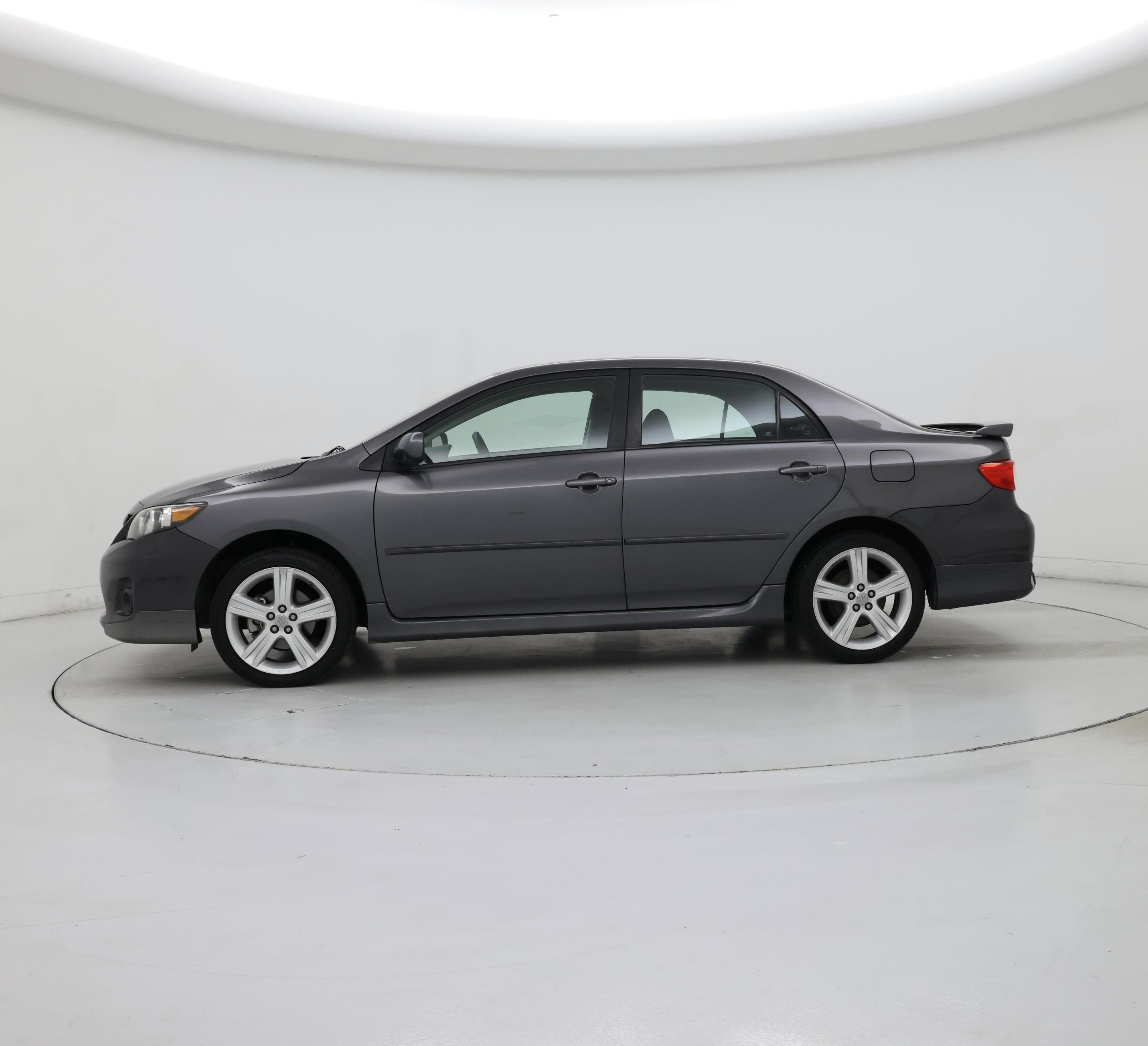 Thumbnail: 2013 Toyota Corolla - 3