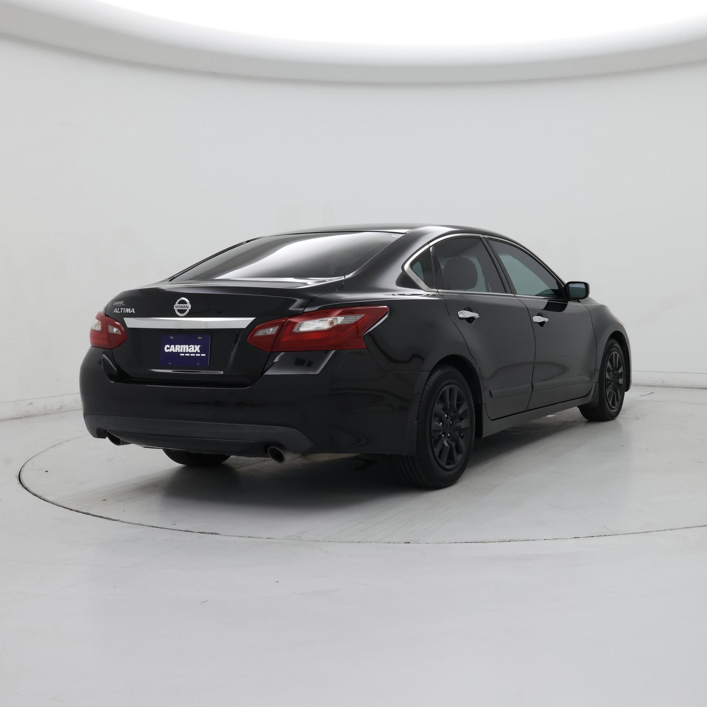Thumbnail: 2018 Nissan Altima - 8