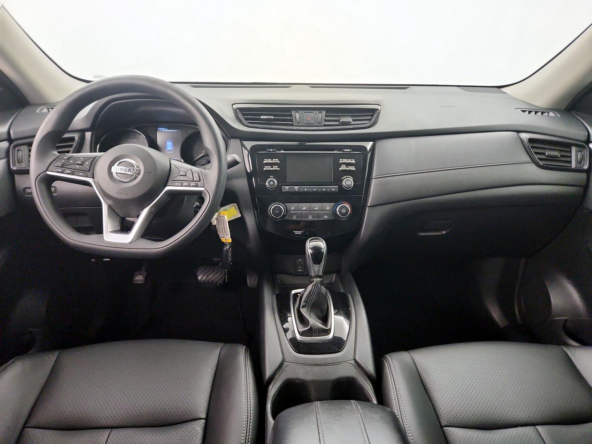 Thumbnail: 2017 Nissan Rogue - 9