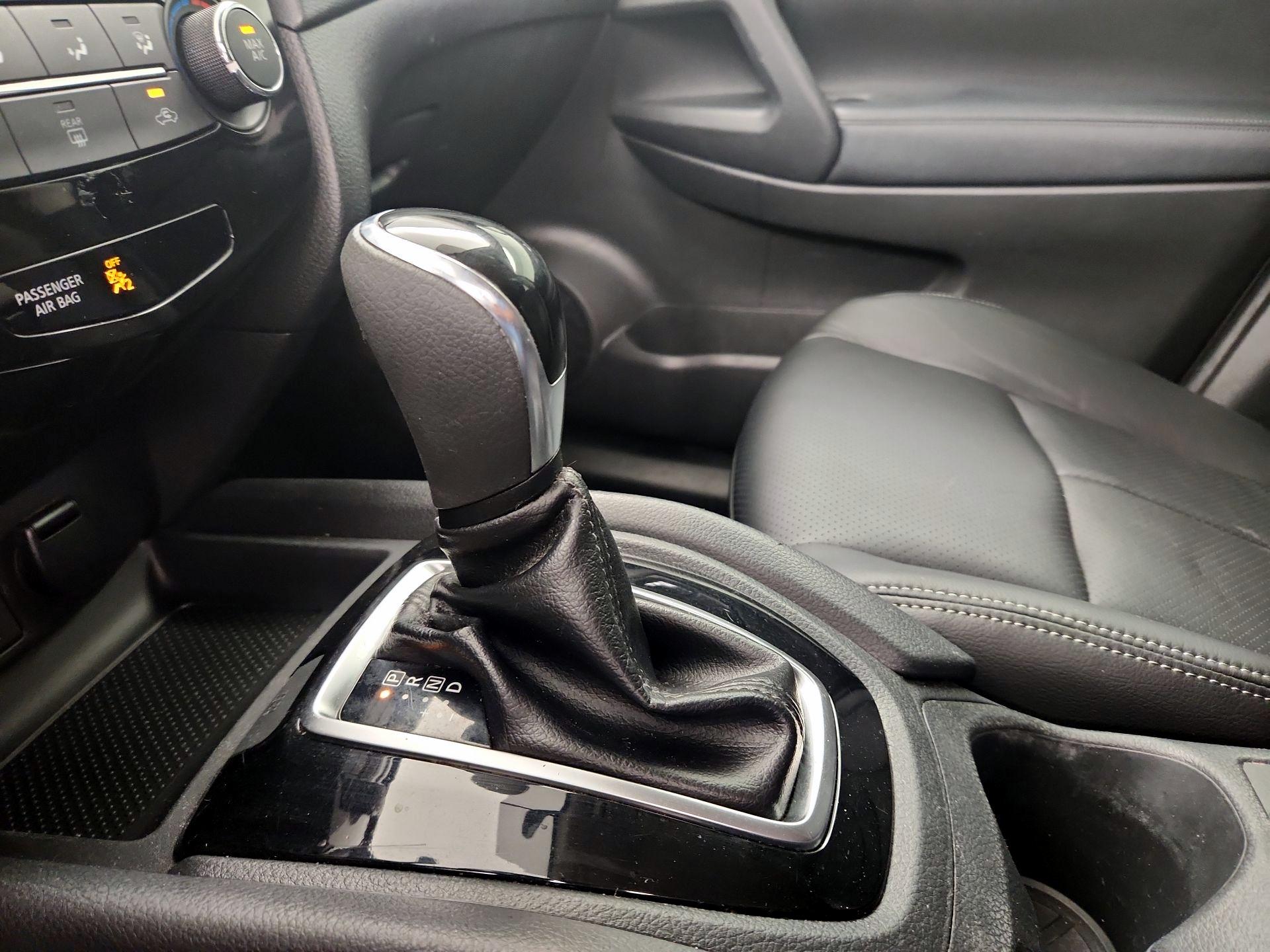 Thumbnail: 2017 Nissan Rogue - 17