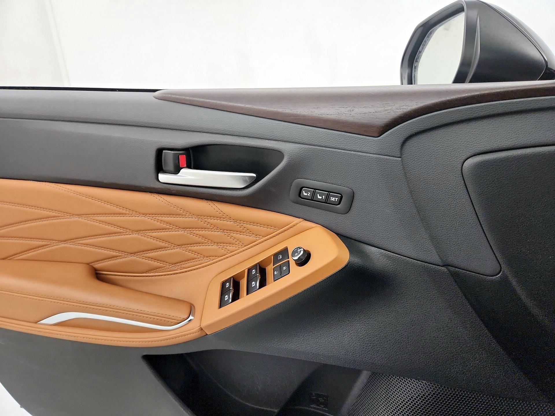 Thumbnail: 2020 Toyota Avalon - 12