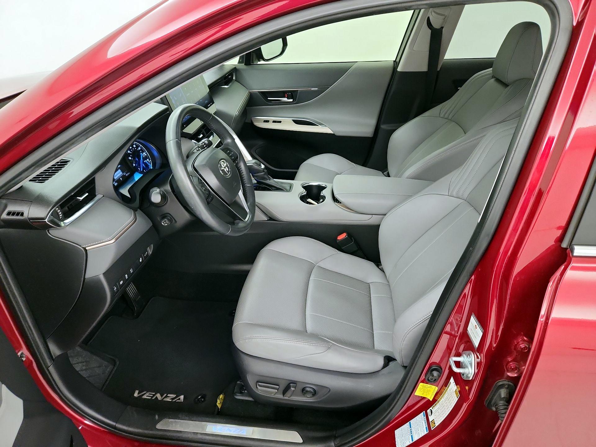 Thumbnail: 2021 Toyota Venza - 11