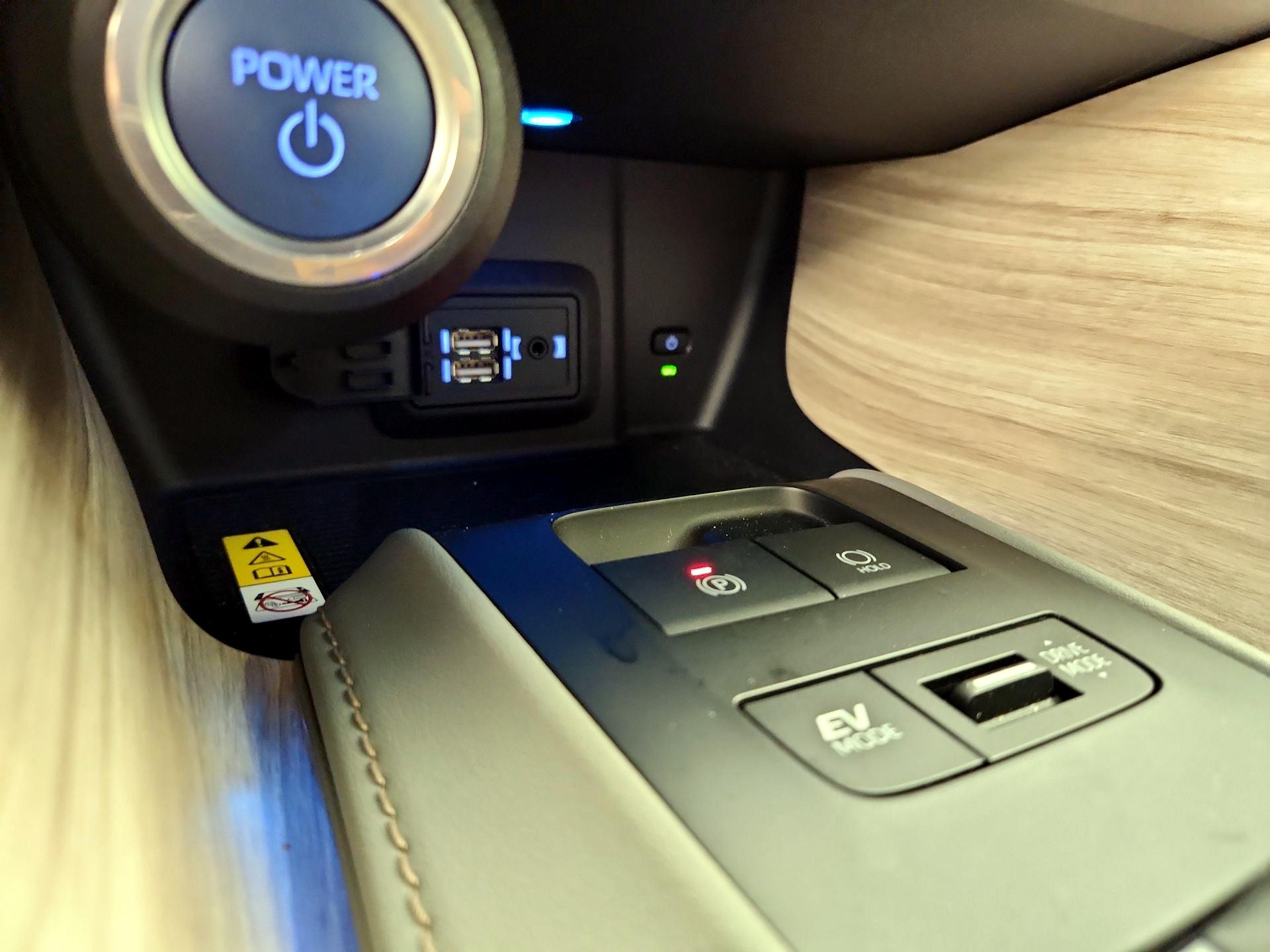 Thumbnail: 2021 Toyota Venza - 16