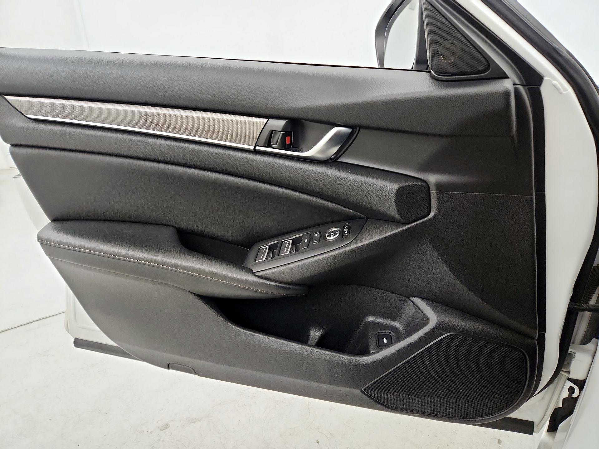 Thumbnail: 2018 Honda Accord - 12