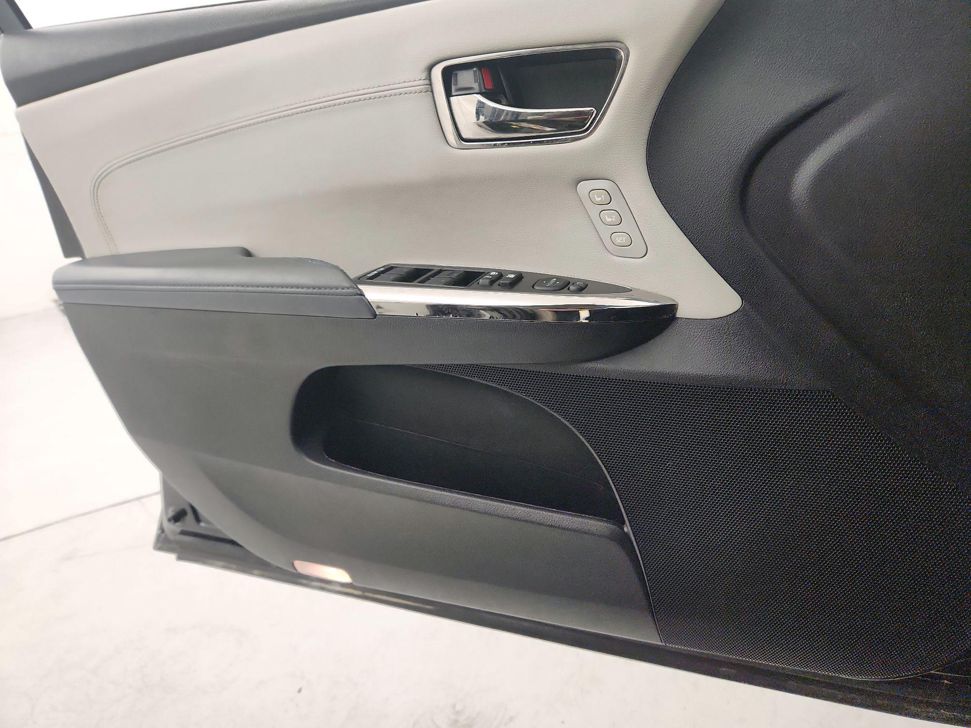 Thumbnail: 2014 Toyota Avalon - 12