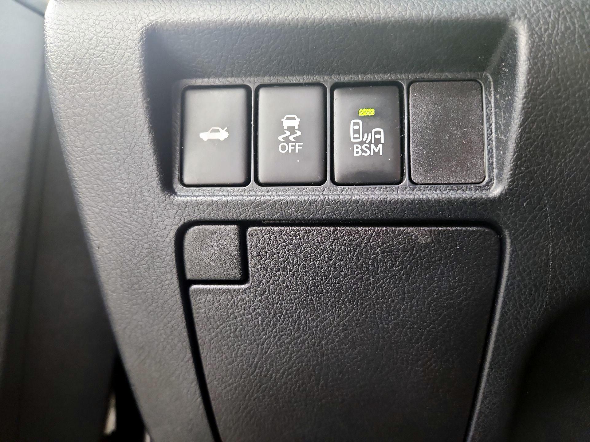 Thumbnail: 2014 Toyota Avalon - 13