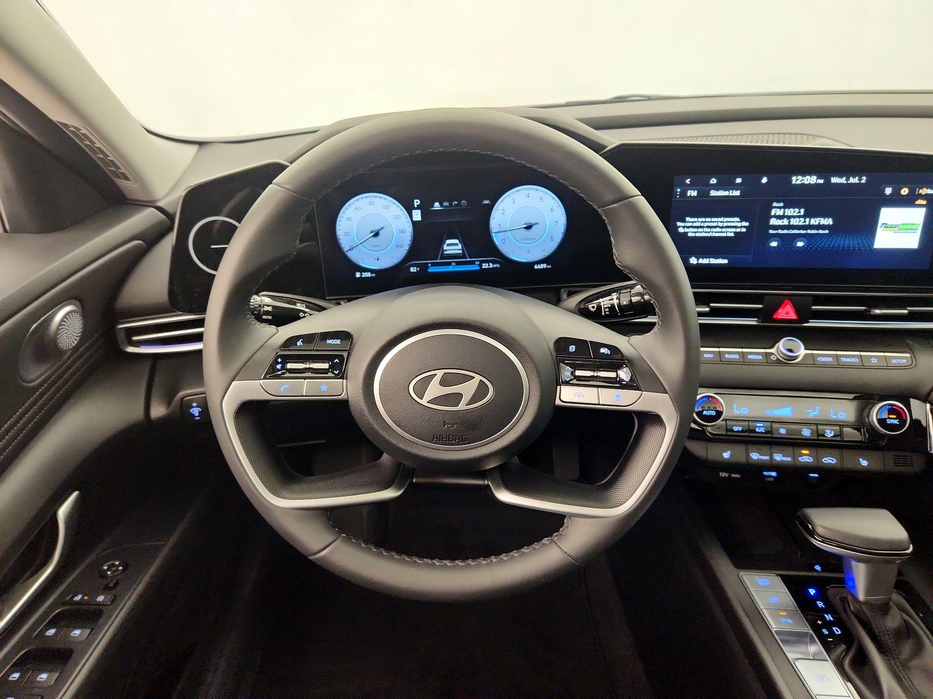 Thumbnail: 2024 Hyundai Elantra - 10