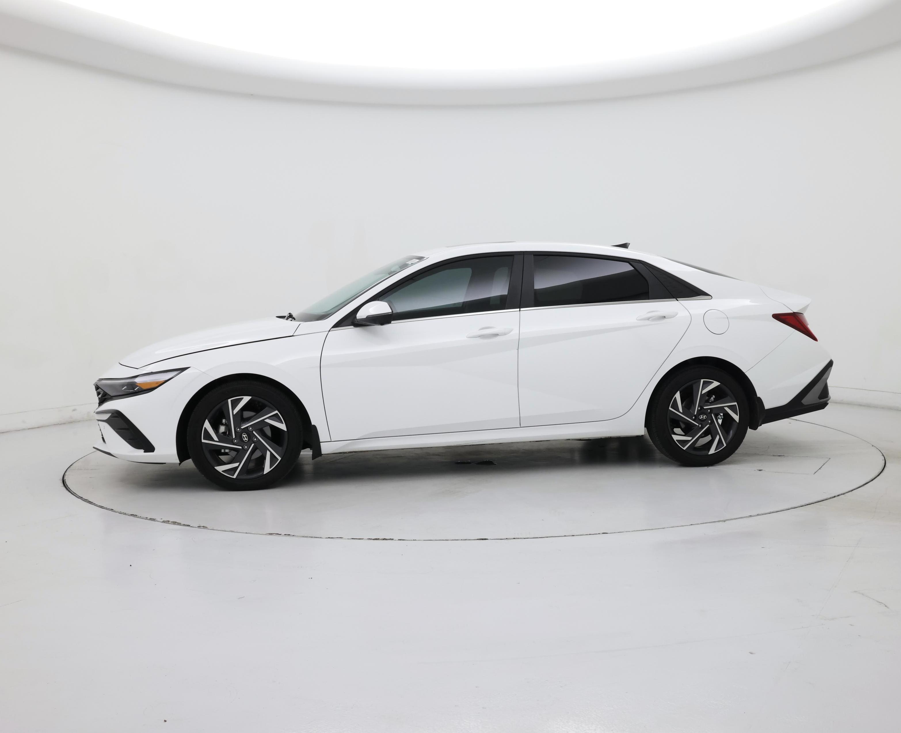 Thumbnail: 2024 Hyundai Elantra - 3