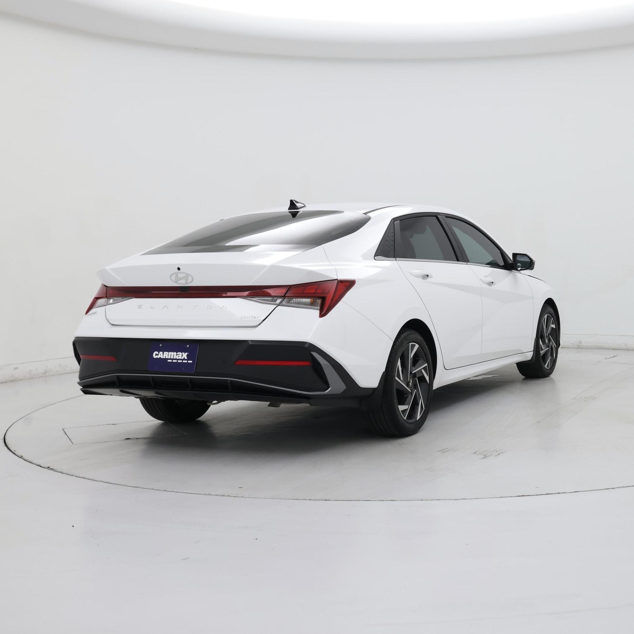 Thumbnail: 2024 Hyundai Elantra - 8