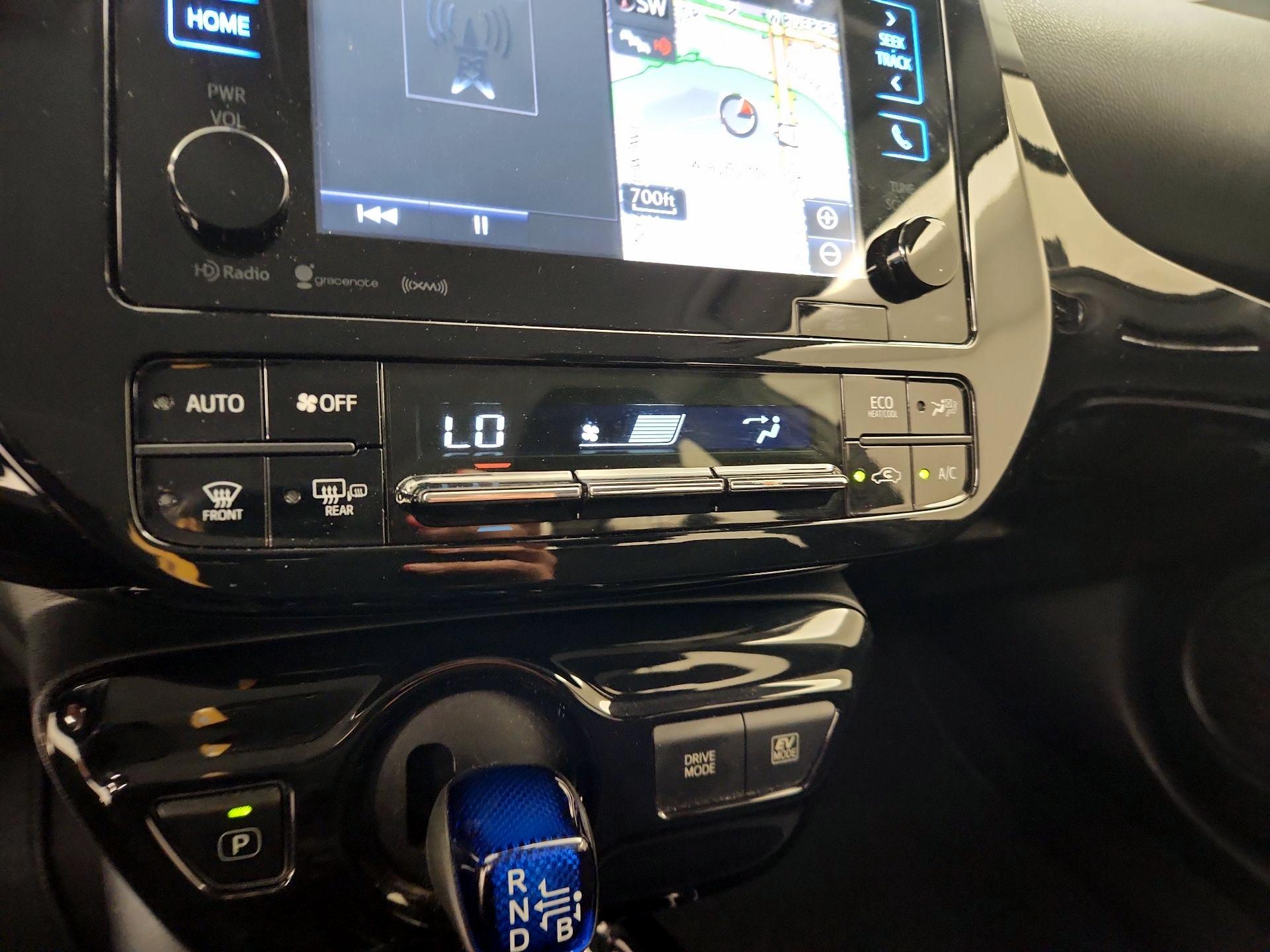 Thumbnail: 2017 Toyota Prius - 17