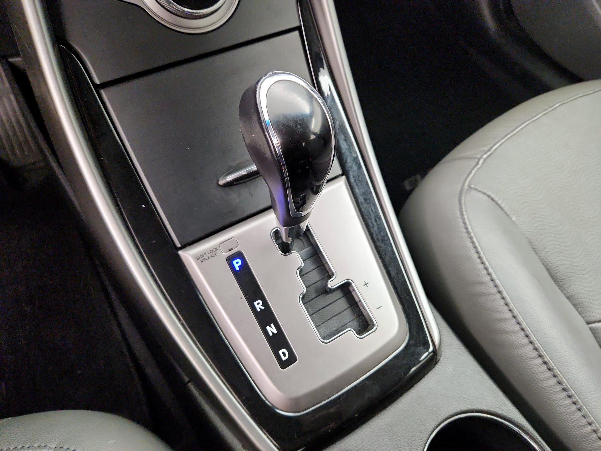 Thumbnail: 2013 Hyundai Elantra - 16
