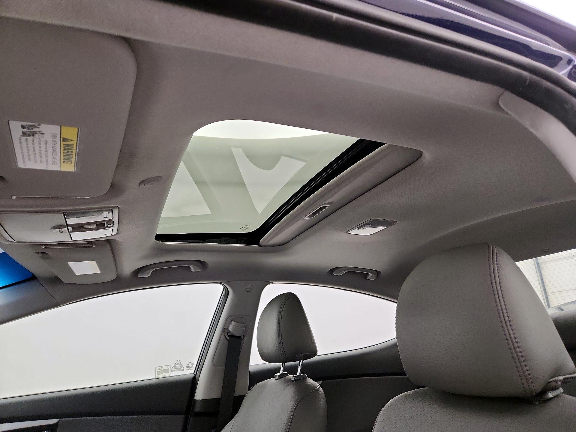 Thumbnail: 2013 Hyundai Elantra - 18