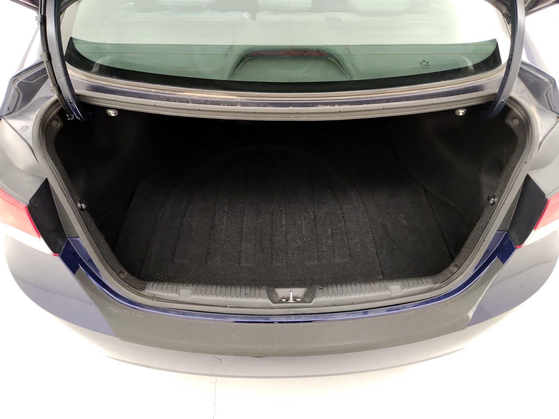 Thumbnail: 2013 Hyundai Elantra - 20