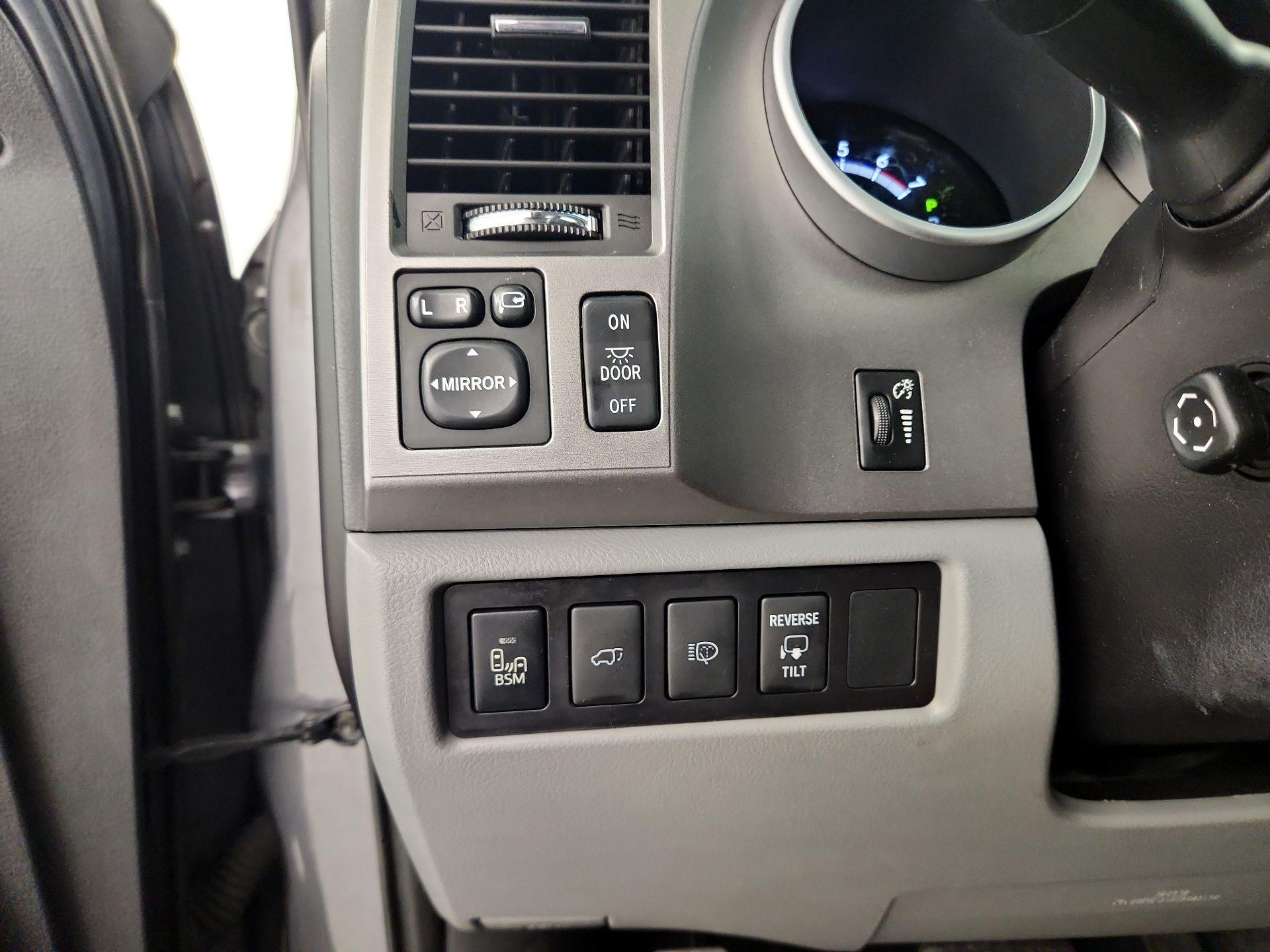 Thumbnail: 2016 Toyota Sequoia - 13