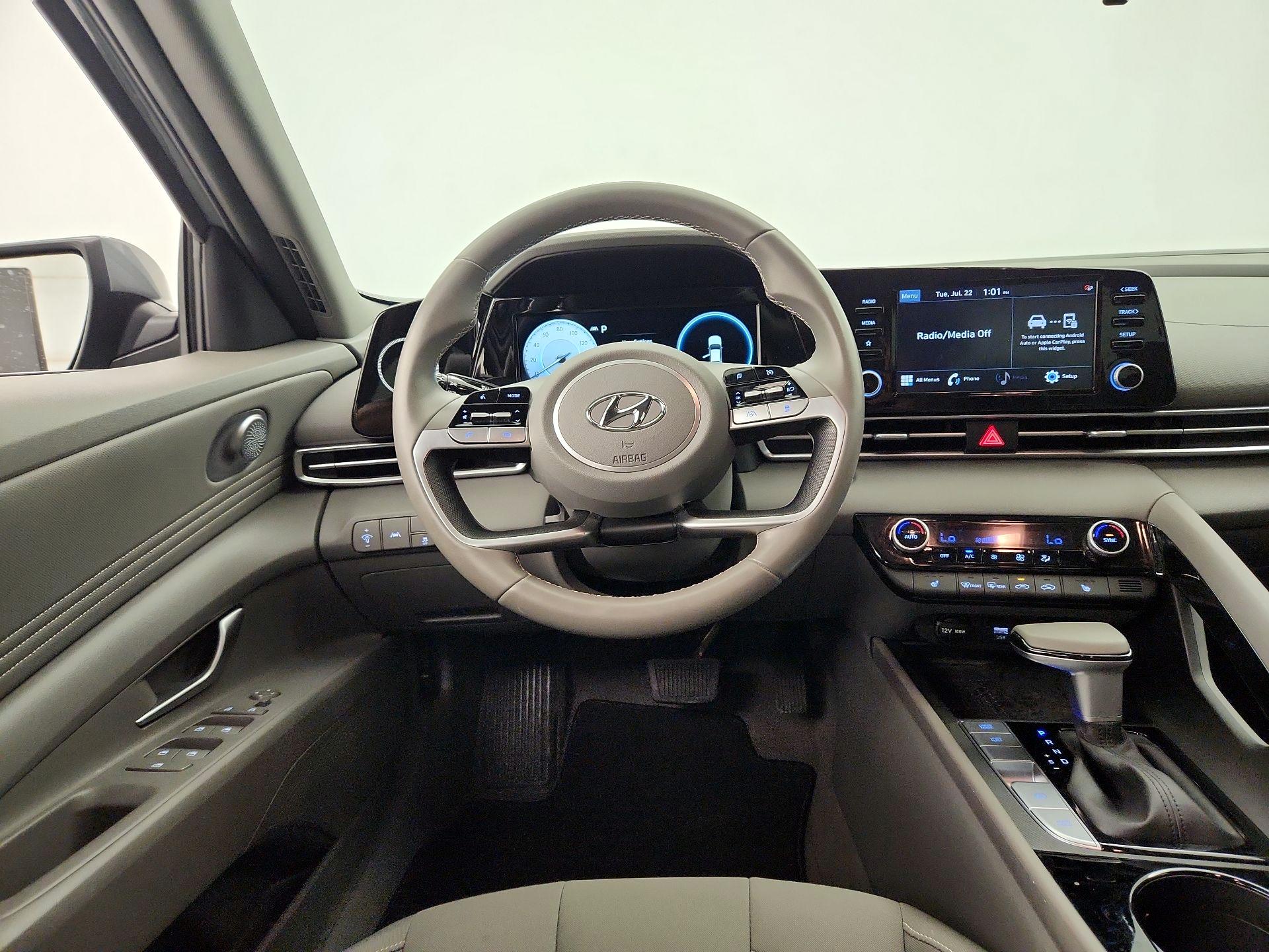 Thumbnail: 2022 Hyundai Elantra - 10
