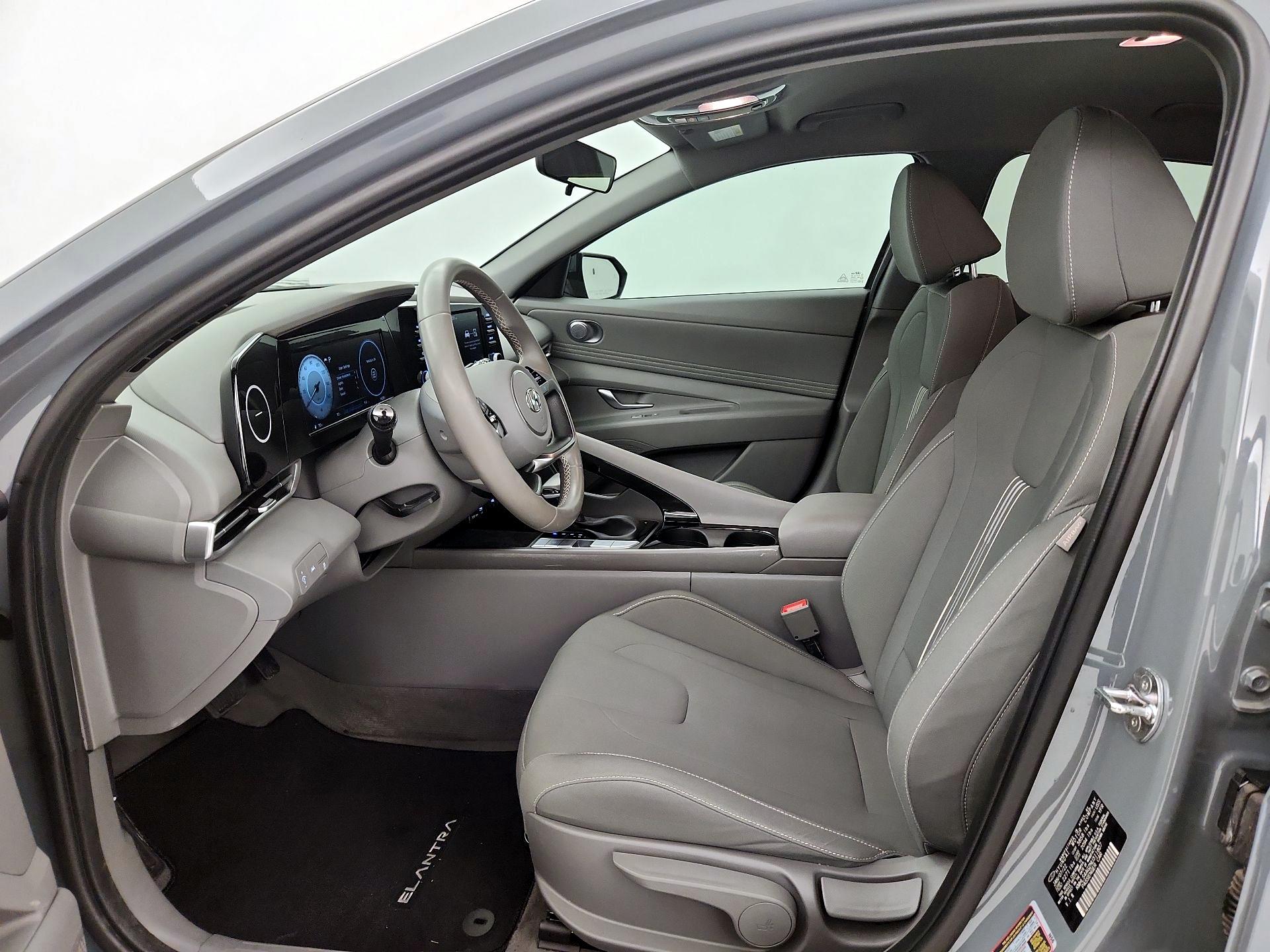 Thumbnail: 2022 Hyundai Elantra - 11