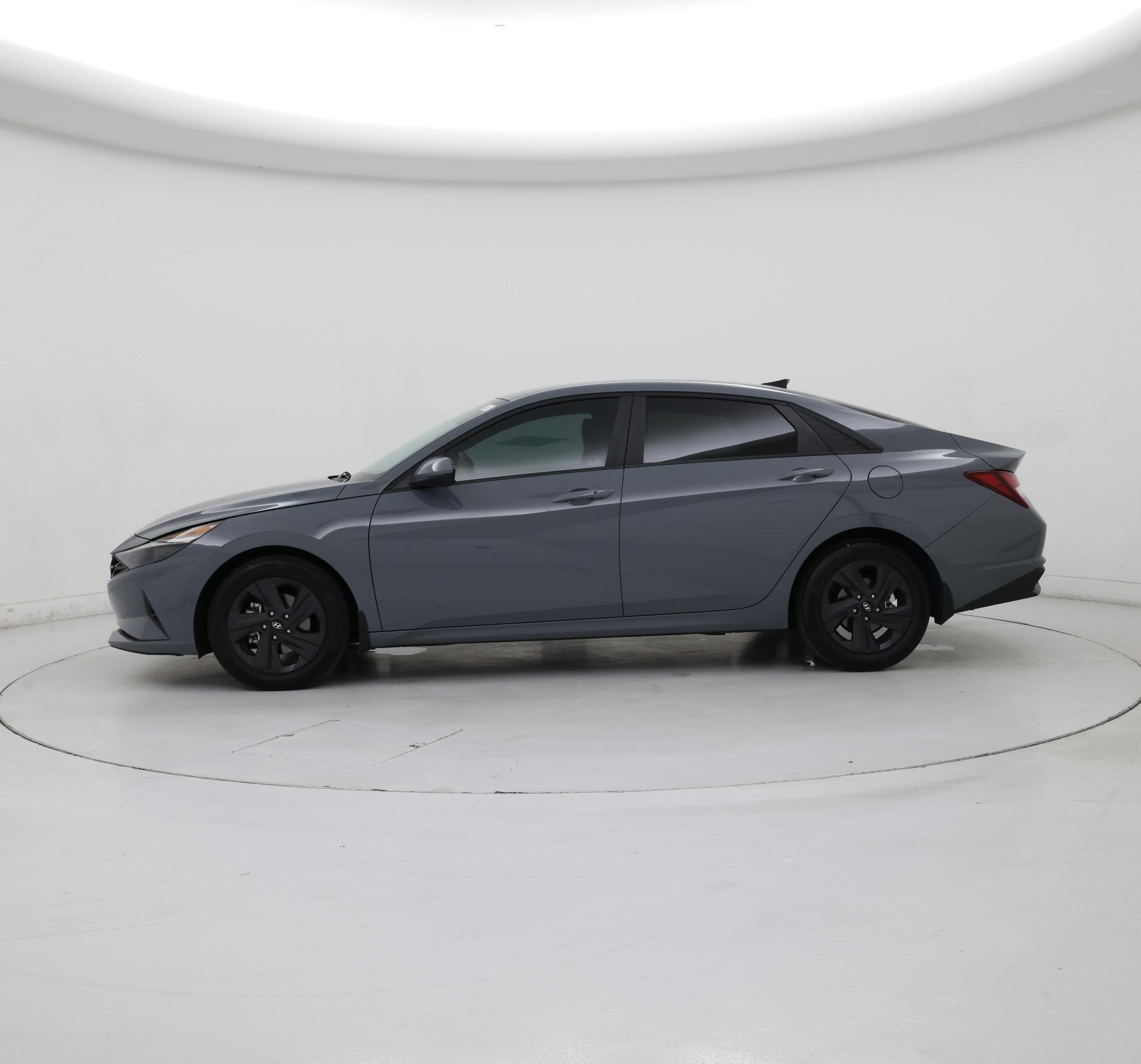 Thumbnail: 2022 Hyundai Elantra - 3