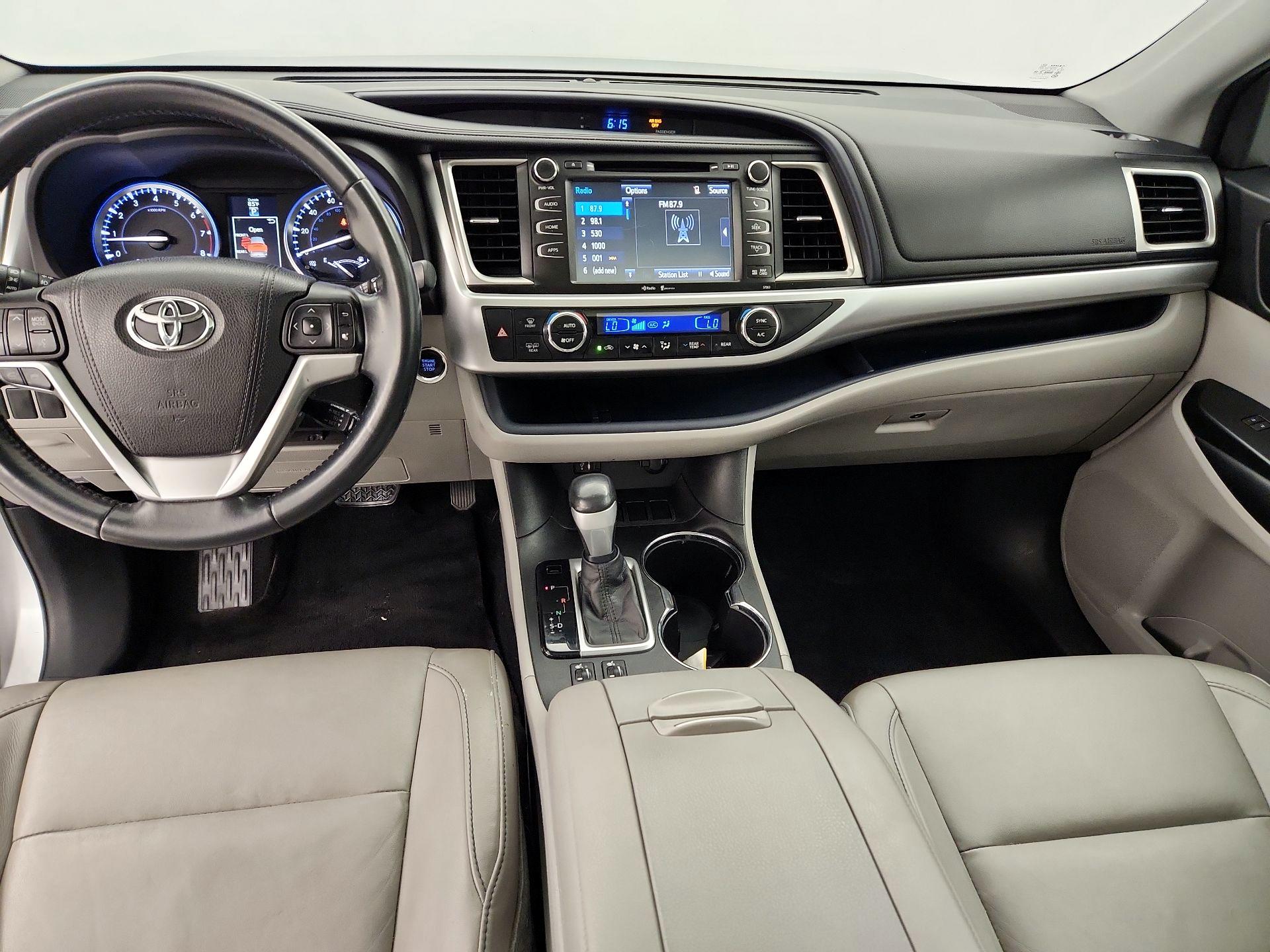 Thumbnail: 2015 Toyota Highlander - 9