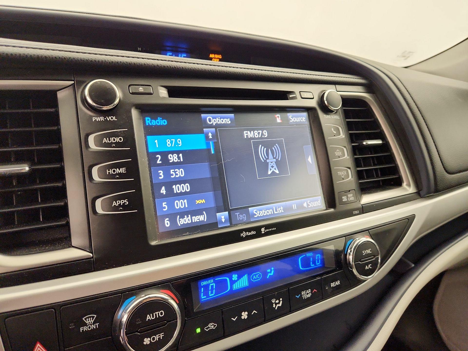 Thumbnail: 2015 Toyota Highlander - 13
