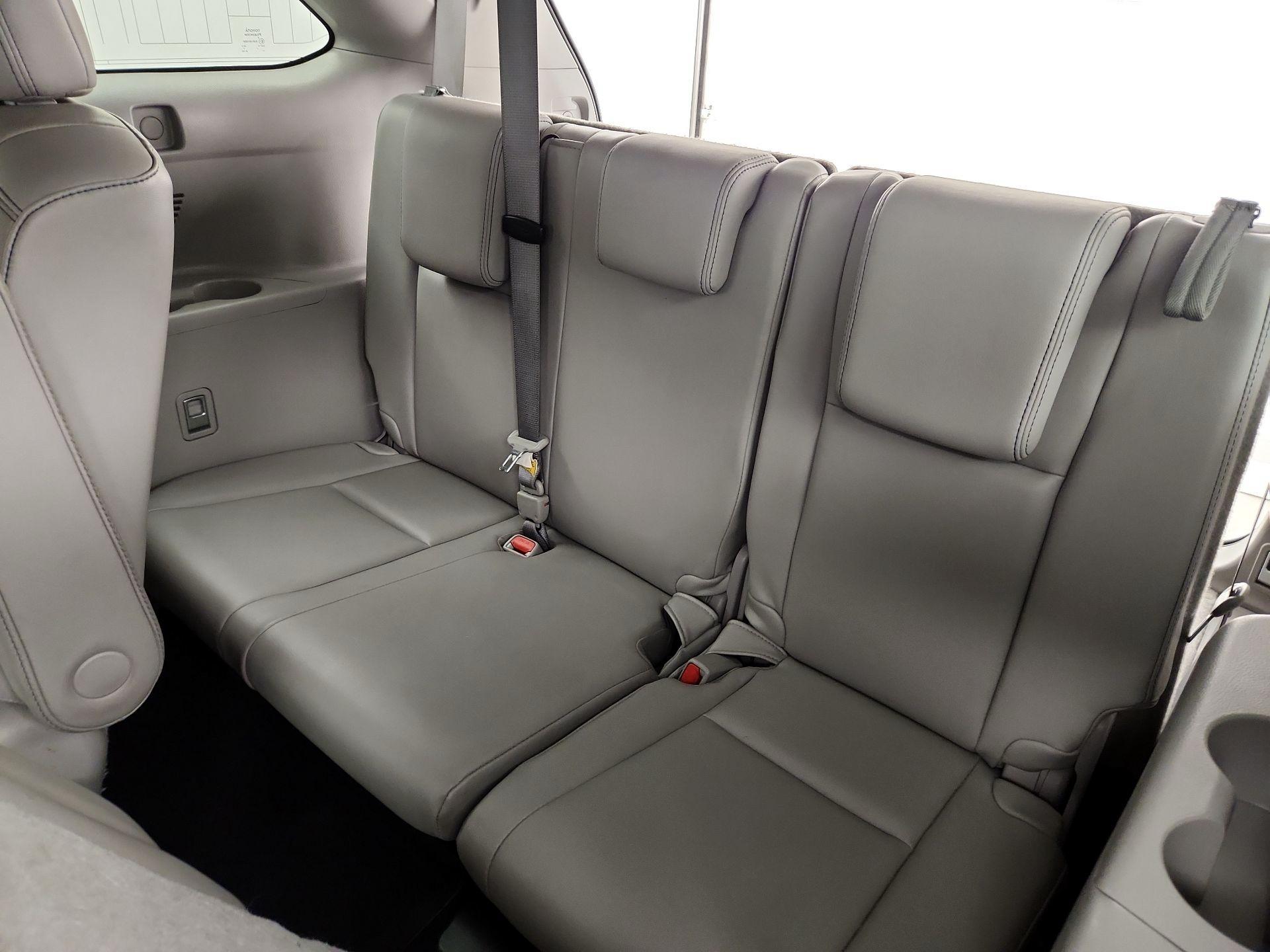 Thumbnail: 2015 Toyota Highlander - 19