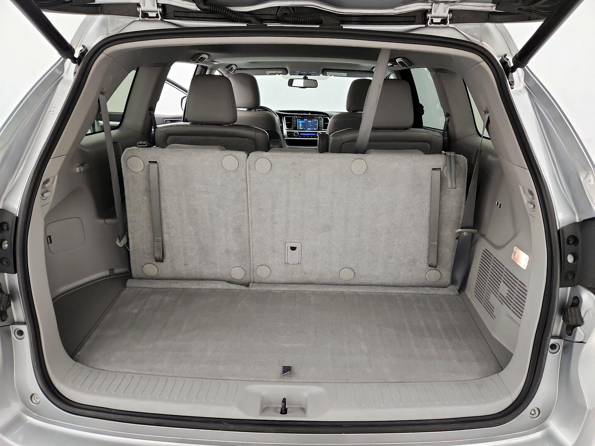 Thumbnail: 2015 Toyota Highlander - 20