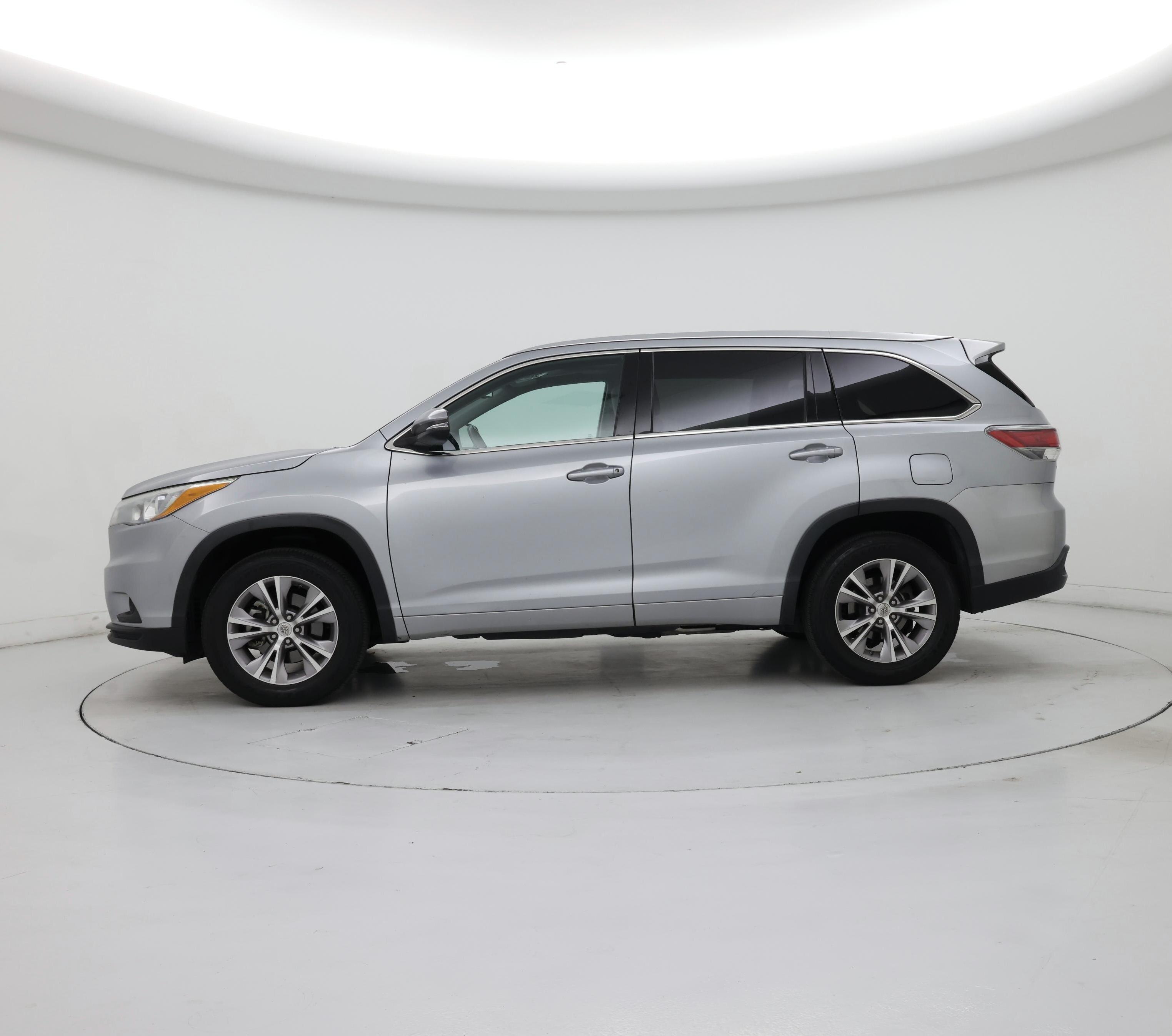 Thumbnail: 2015 Toyota Highlander - 3