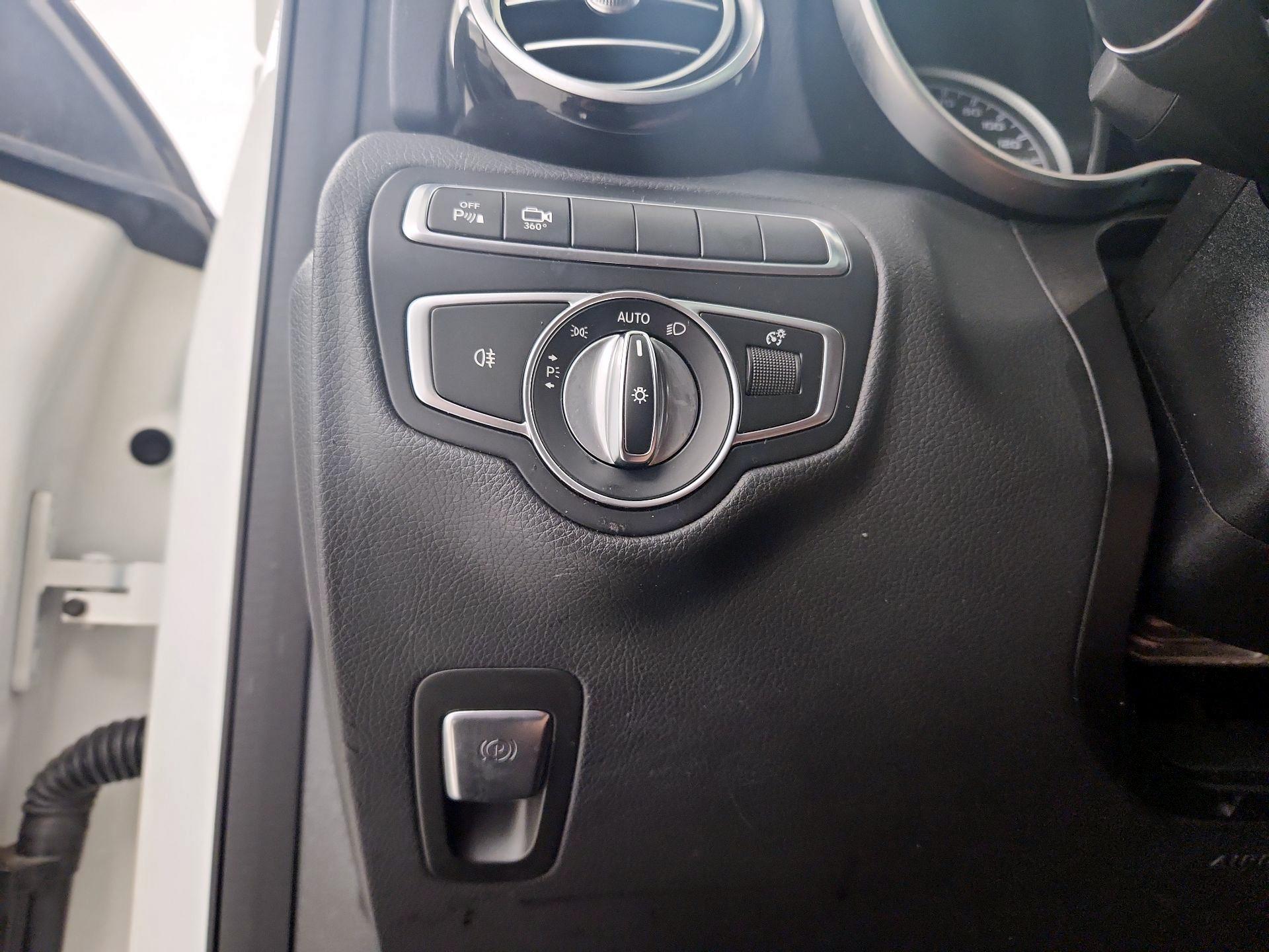 Thumbnail: 2018 Mercedes-Benz GLC - 13