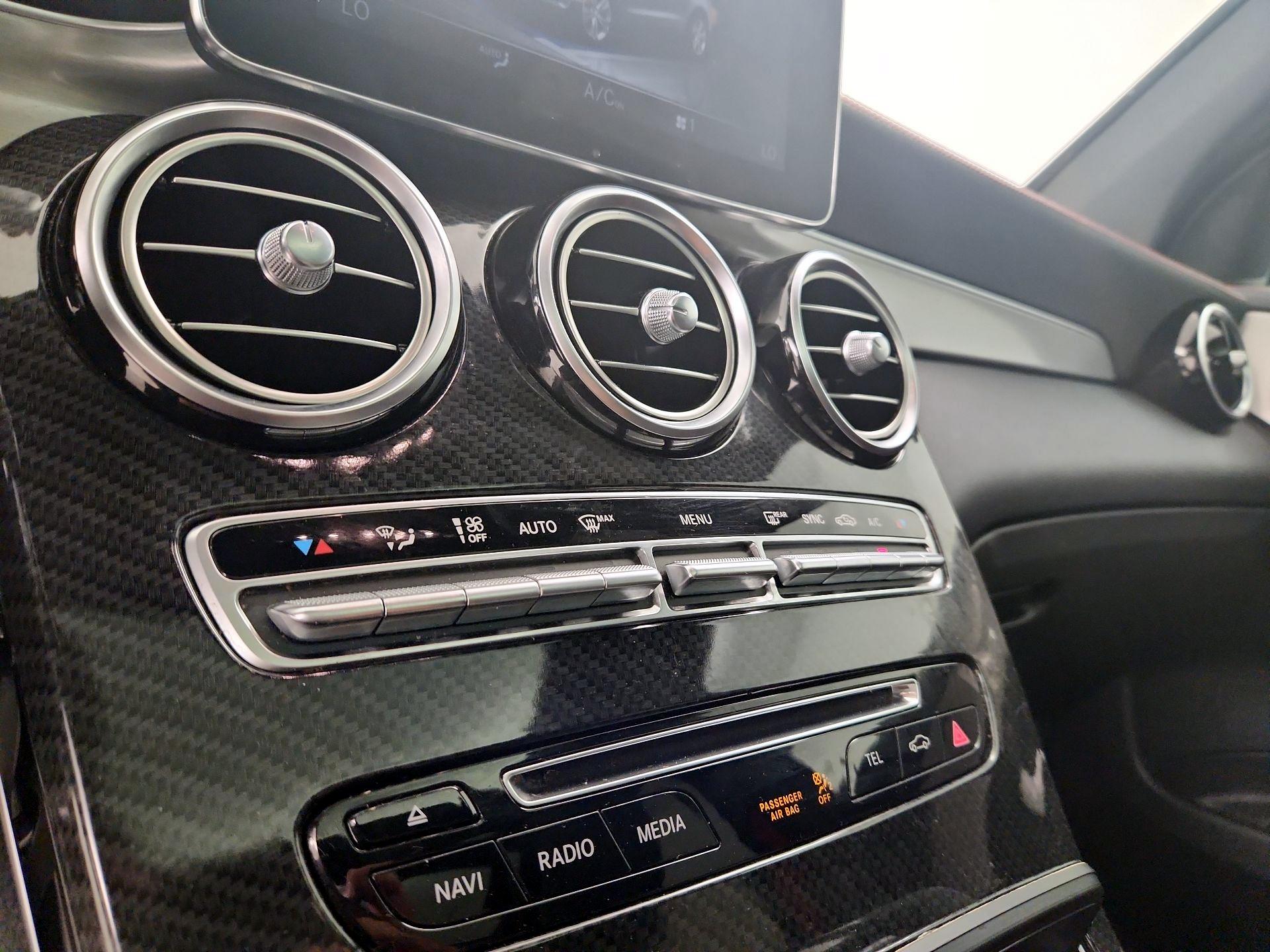 Thumbnail: 2018 Mercedes-Benz GLC - 16