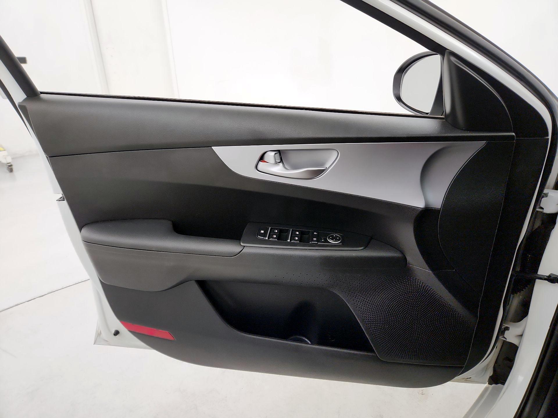 Thumbnail: 2023 Kia Forte - 12