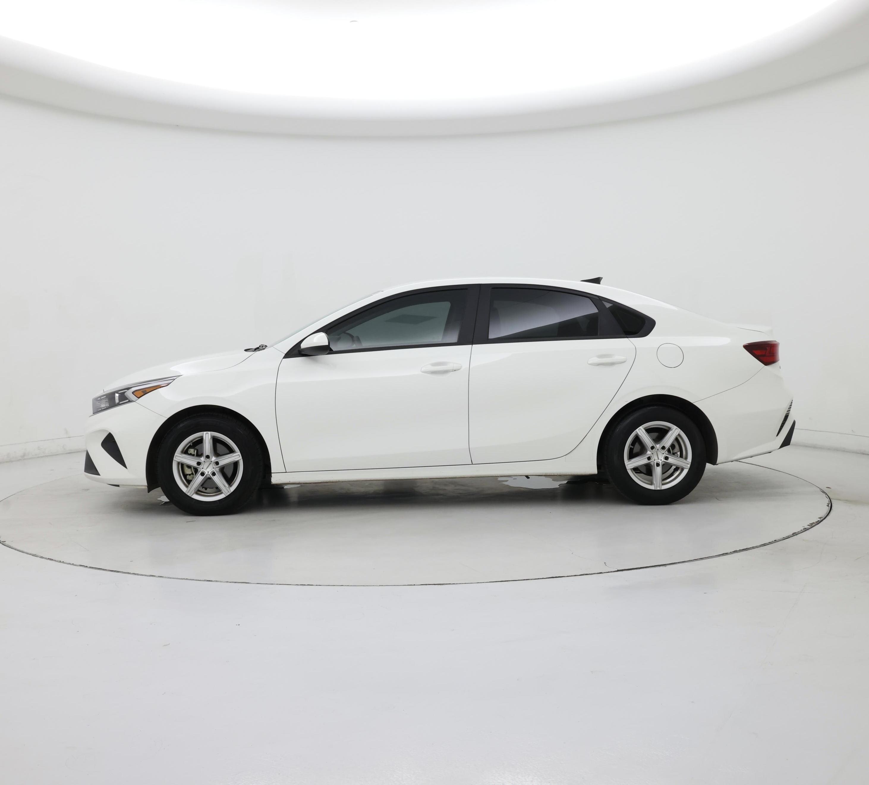 Thumbnail: 2023 Kia Forte - 3